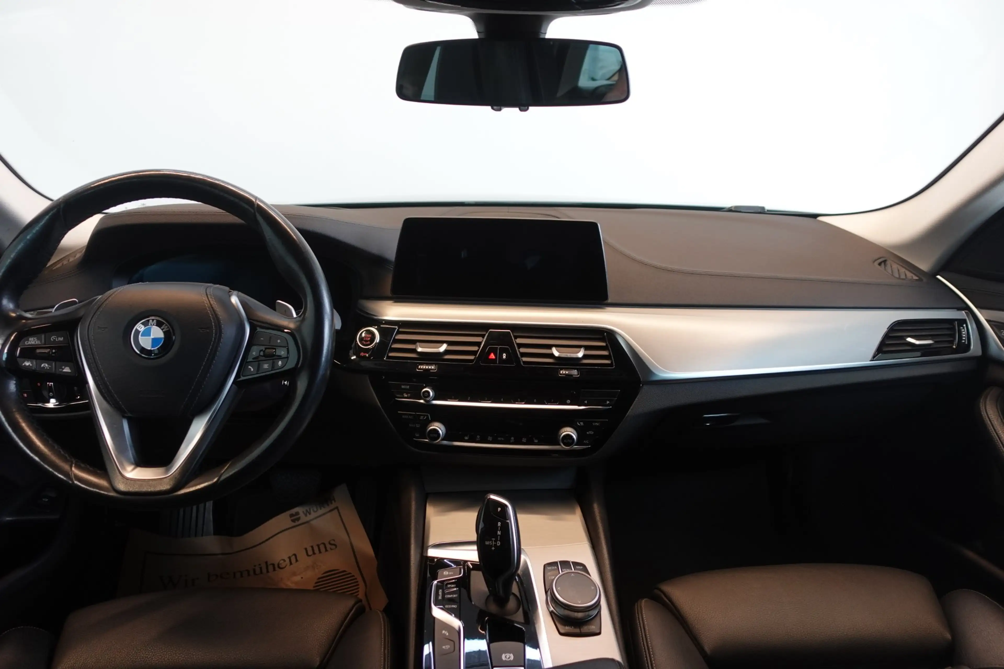 BMW 530 d xDrive G31 — photo 11