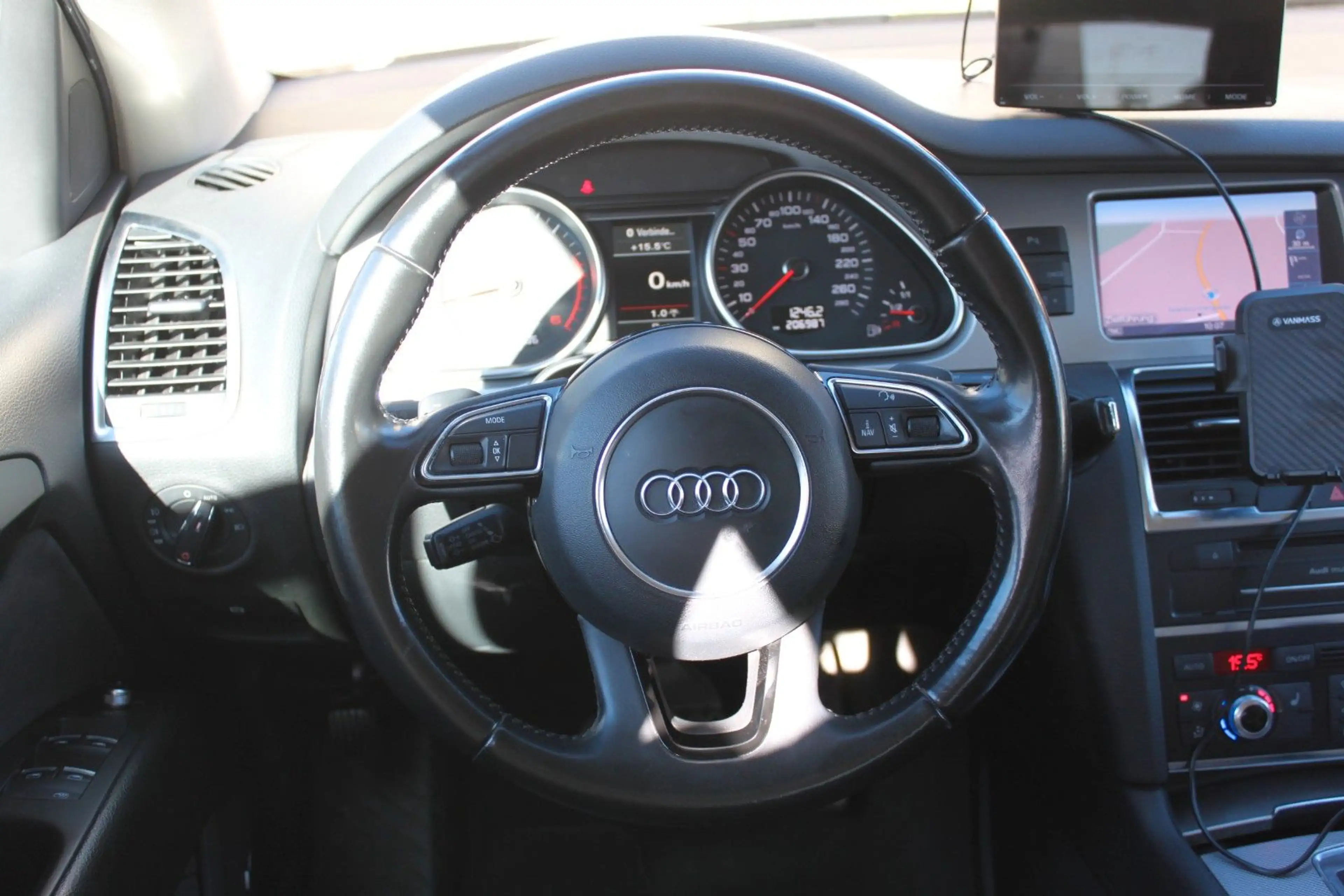 Audi Q7 3.0 TDI quattro — photo 11