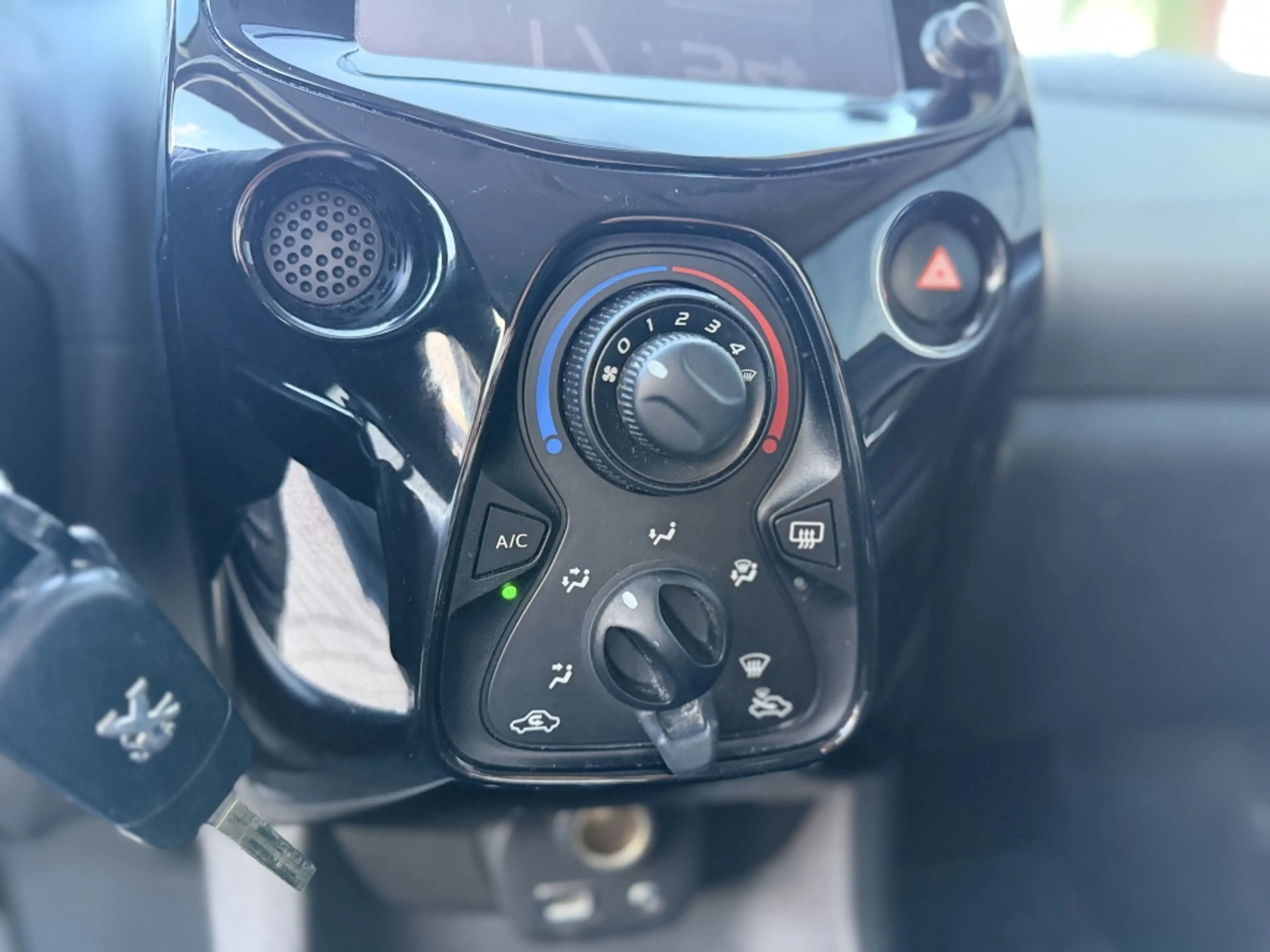 Peugeot 108 1.0 VTi Allure Automaat *Airco* TOPAUTO! — photo 12