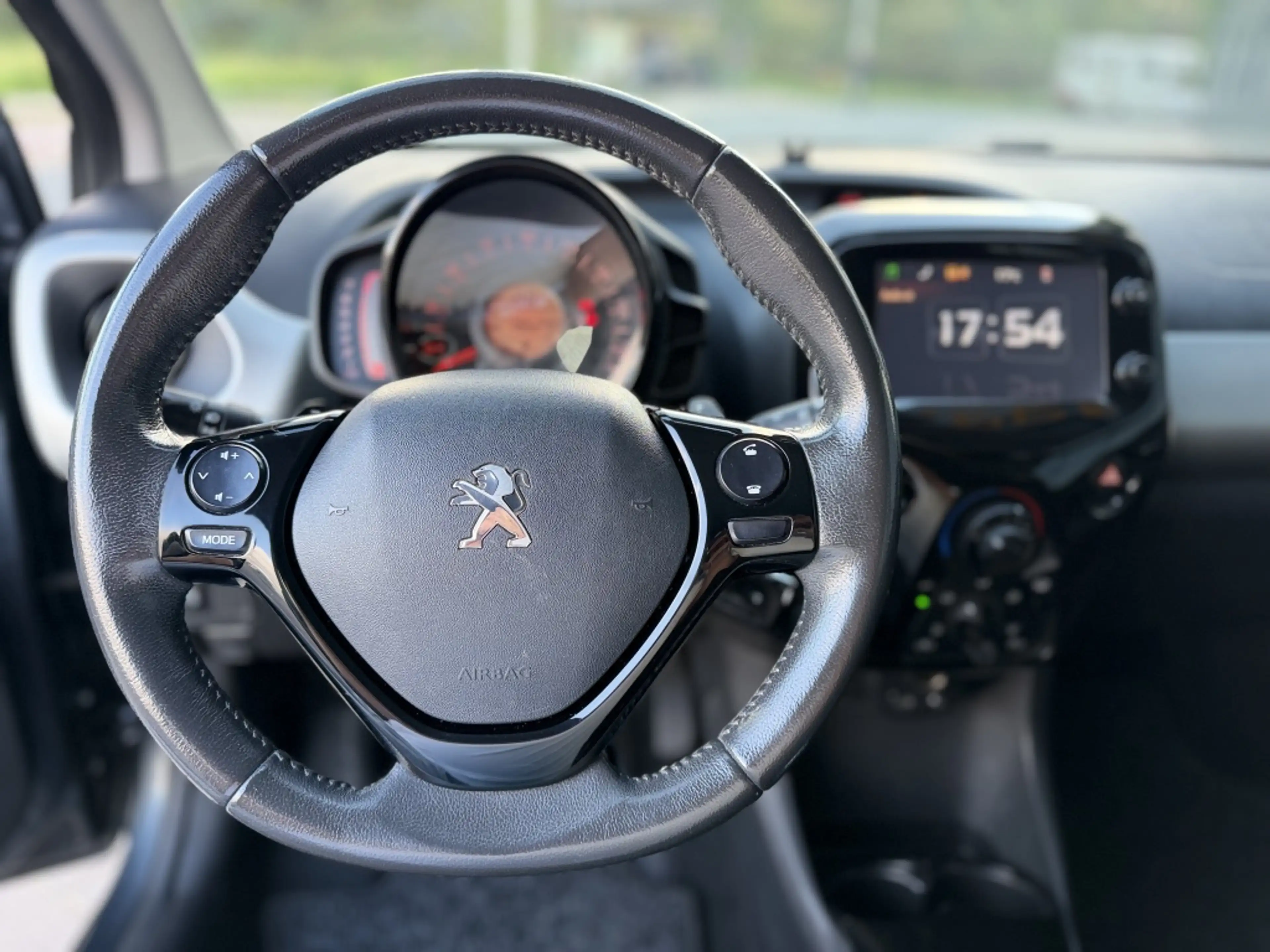 Peugeot 108 1.0 VTi Allure Automaat *Airco* TOPAUTO! — photo 9
