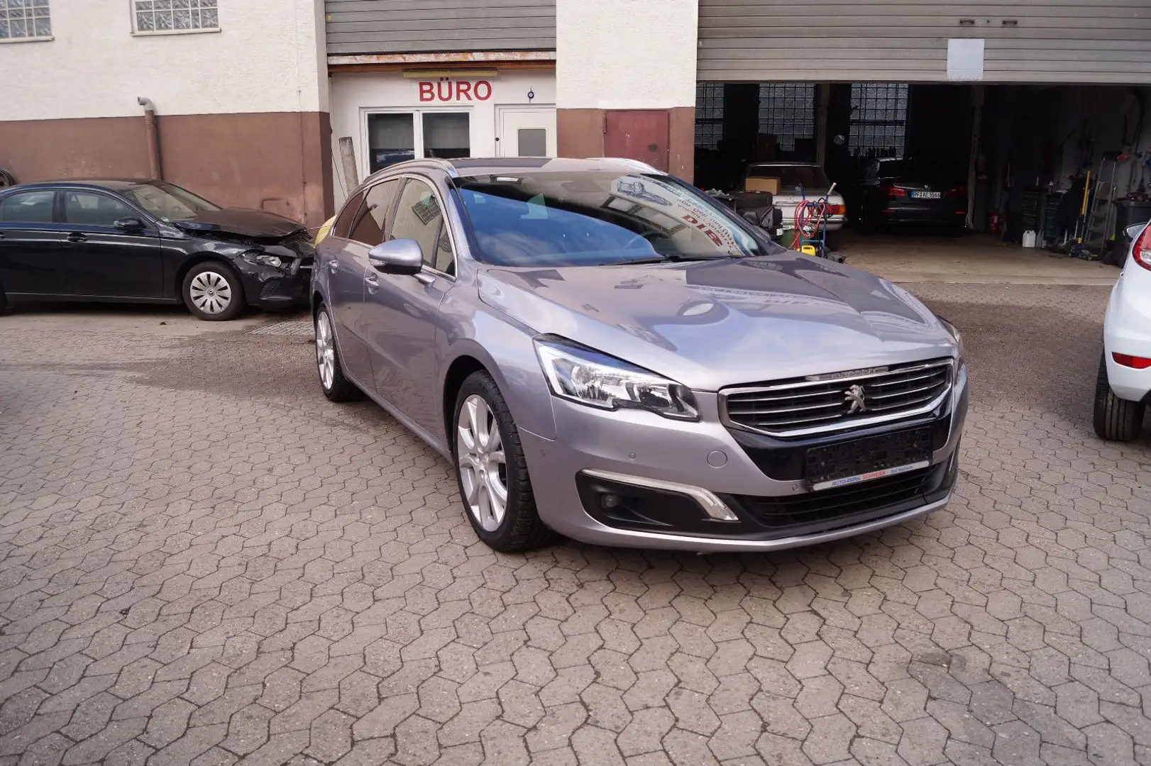 Peugeot 508 SW Allure Klimaautomatik  Navi Kamera SHZ Grau - 1