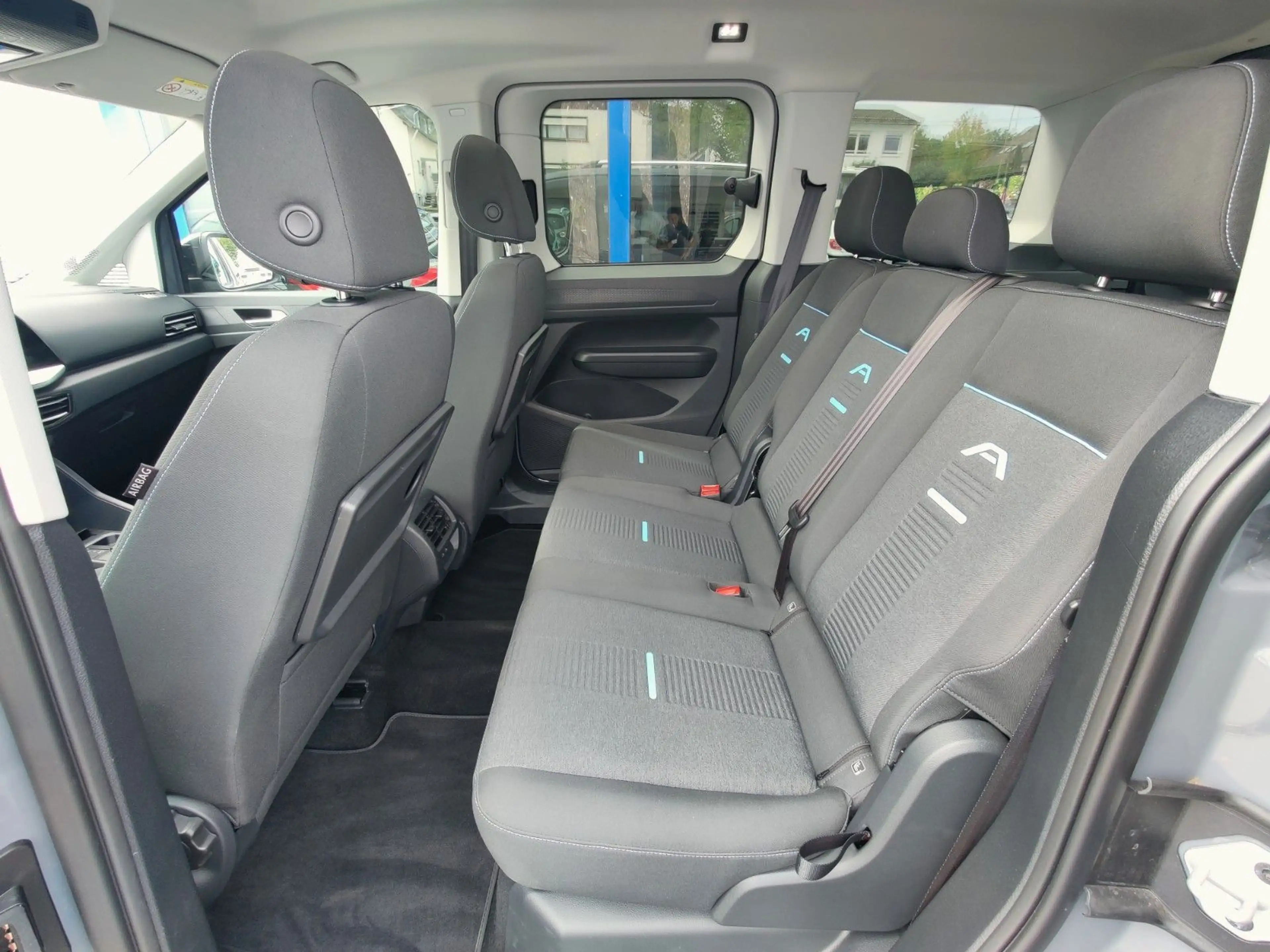 Ford Tourneo Connect Active — photo 9
