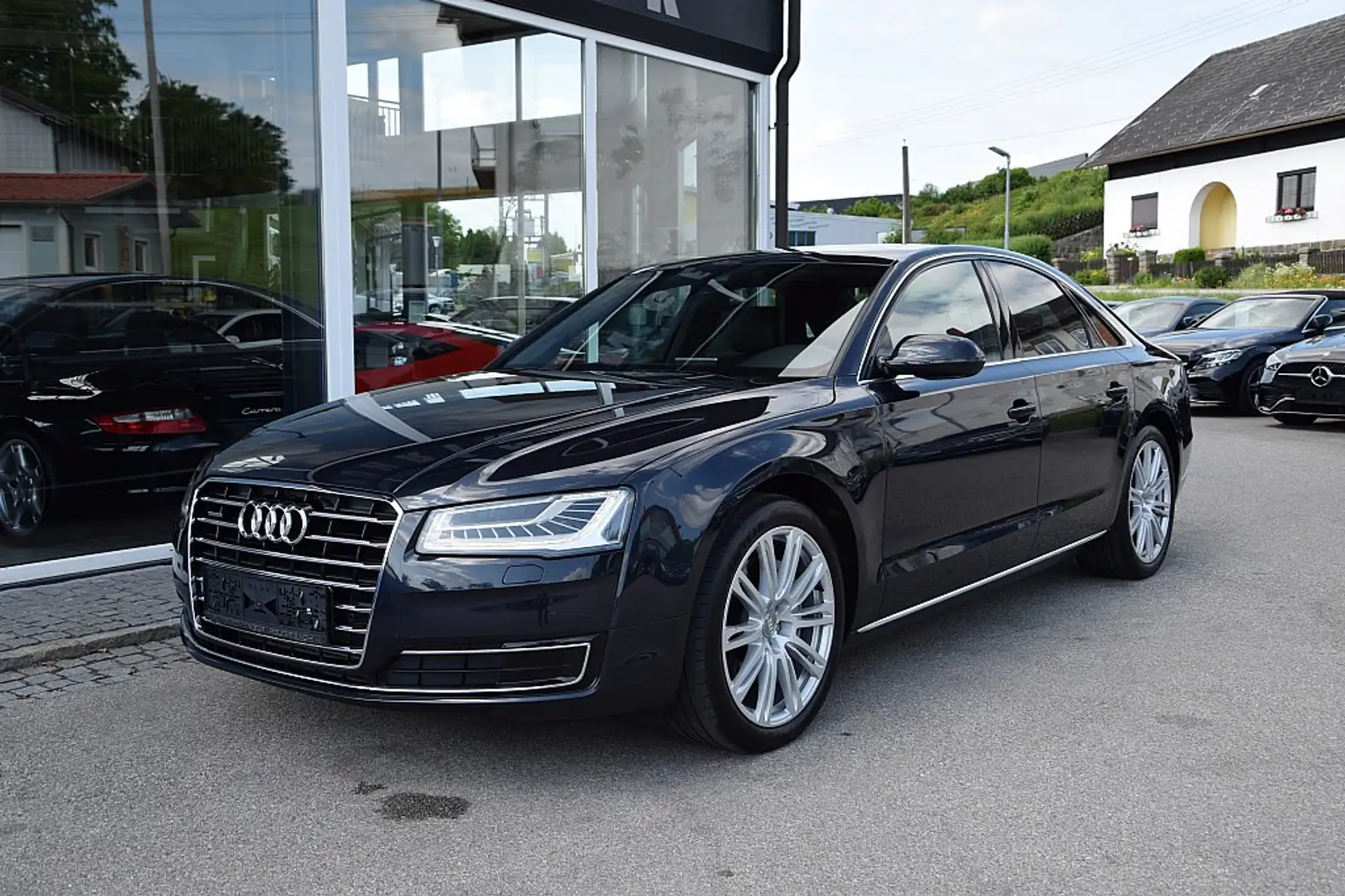 Audi A8 3,0 TDI clean Diesel quattro Tiptronic Синій - 2