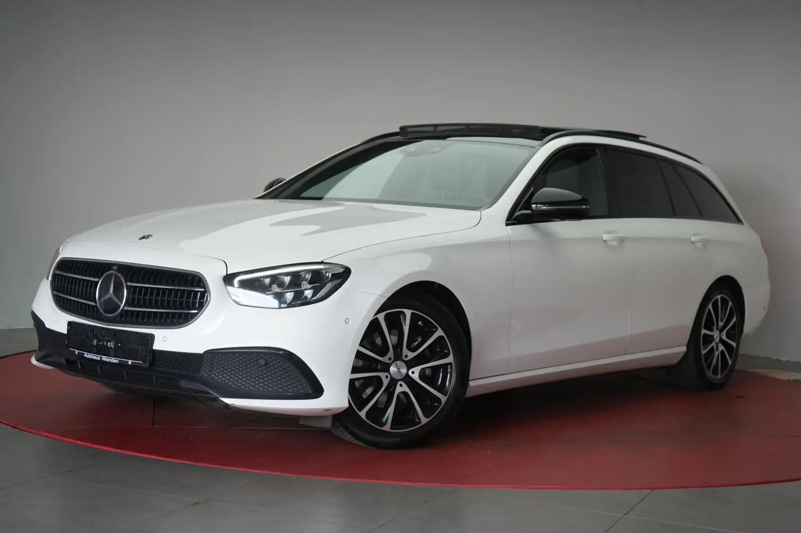 Mercedes-Benz E 220 d T 9G-Tronic Navi/Leder/Distronic/Pano/La White - 2