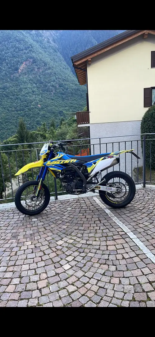 Suzuki RM 125 La moto non è un suzuki rm ma un valenti sm 125 - 1