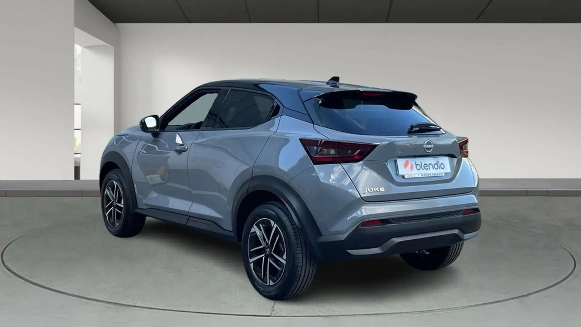 Nissan Juke 1.2 DIG-T N-Connecta 4x2 115 Grijs - 2