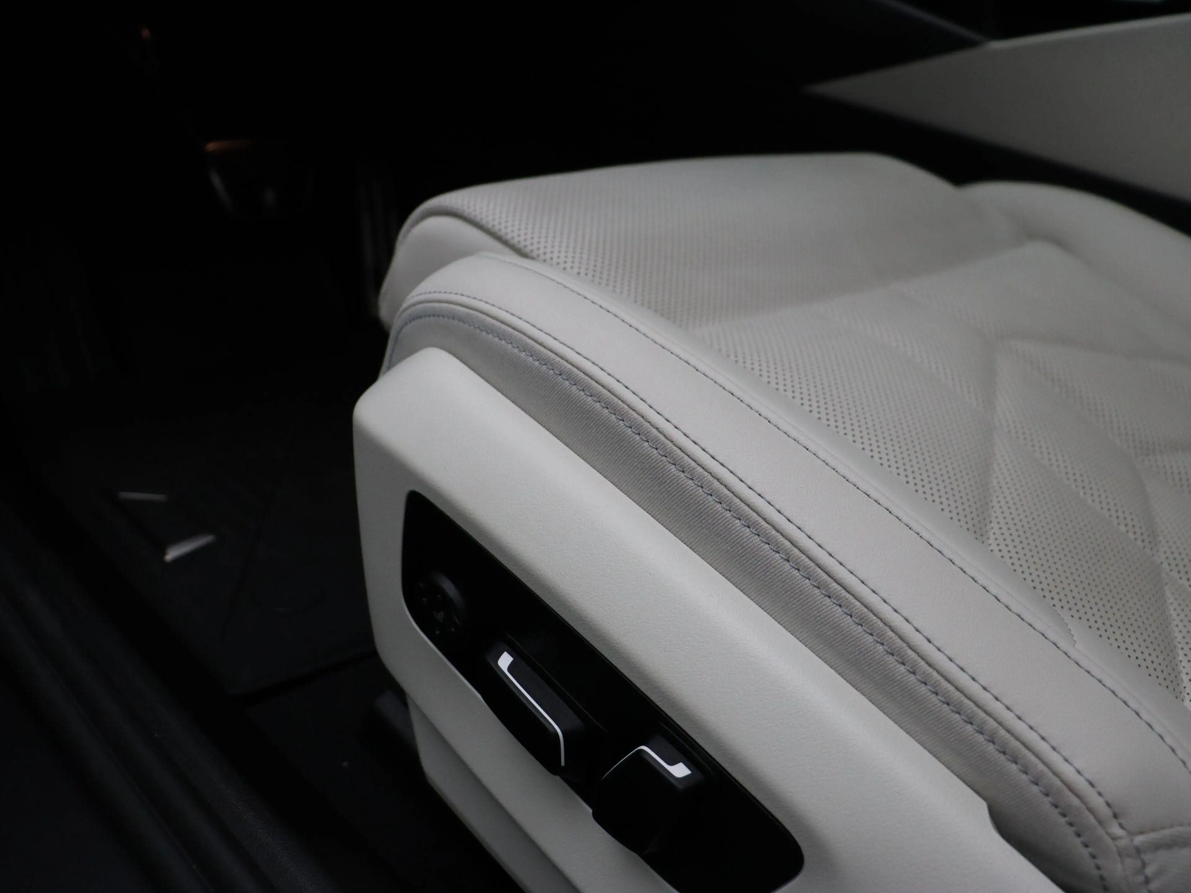 BMW i5 Touring eDrive40 | M Sportpakket Pro | Innovation — photo 13