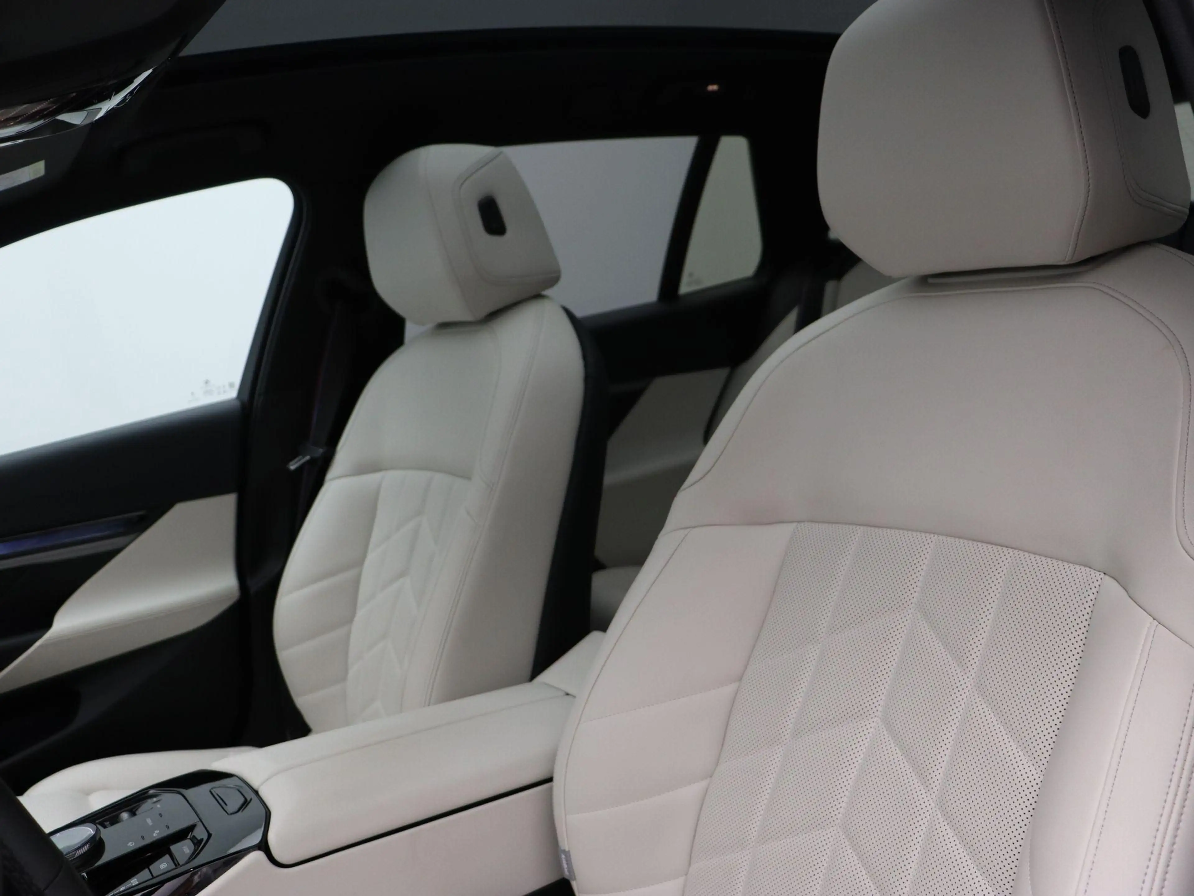BMW i5 Touring eDrive40 | M Sportpakket Pro | Innovation — photo 12