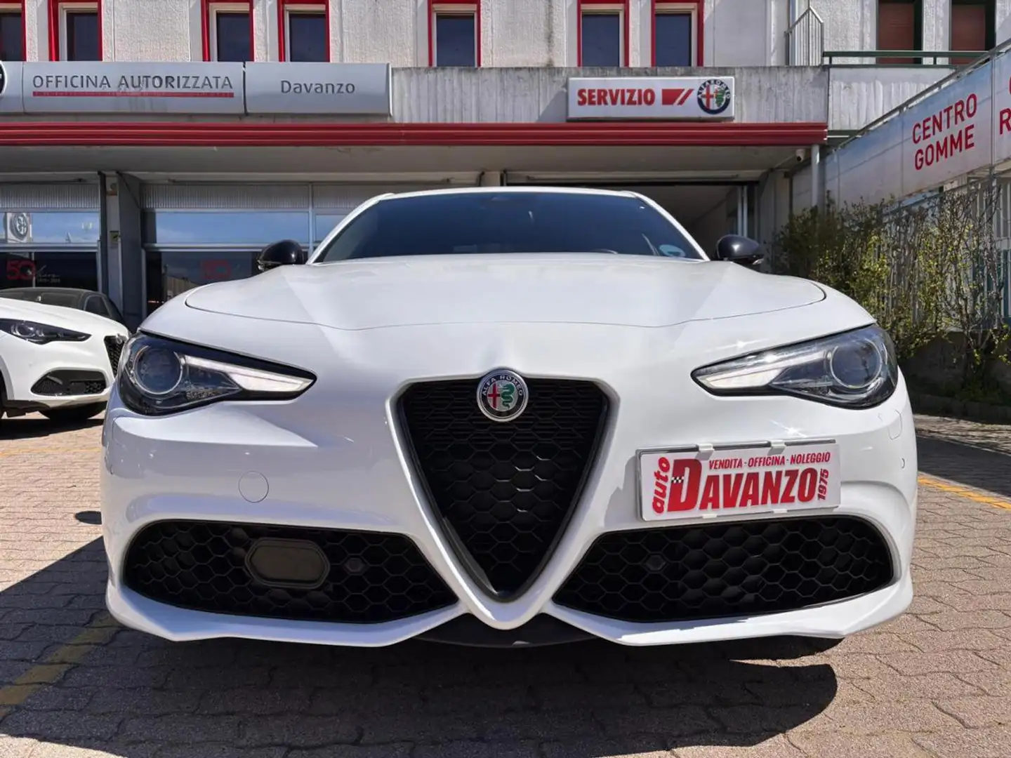 Alfa Romeo Giulia 2.0 Turbo 280 CV AT8 AWD Q4 Veloce Wit - 2