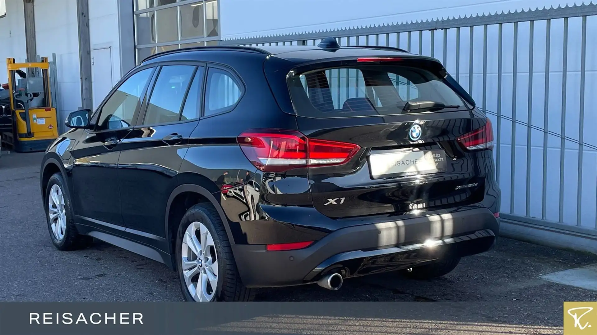 BMW X1 xDrive 25e A Advantage Navi AHK LED elHk DAB+ Schwarz - 2