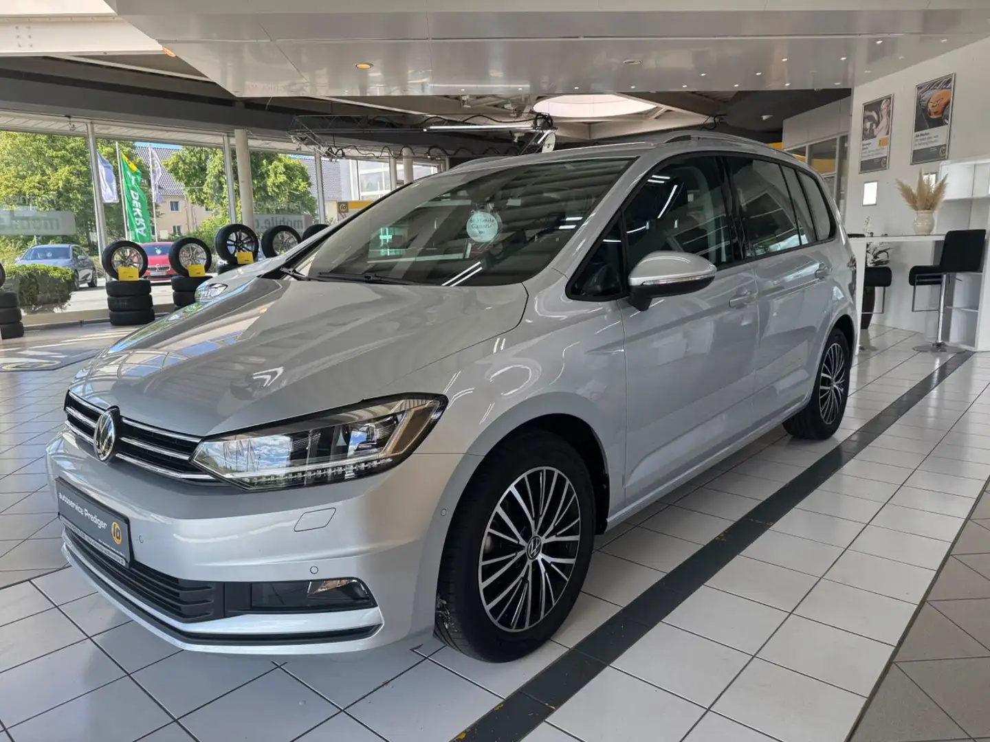 Volkswagen Touran *LED+ACC+7 Sitzer+AHK+STANDHEIZUNG* Argent - 2