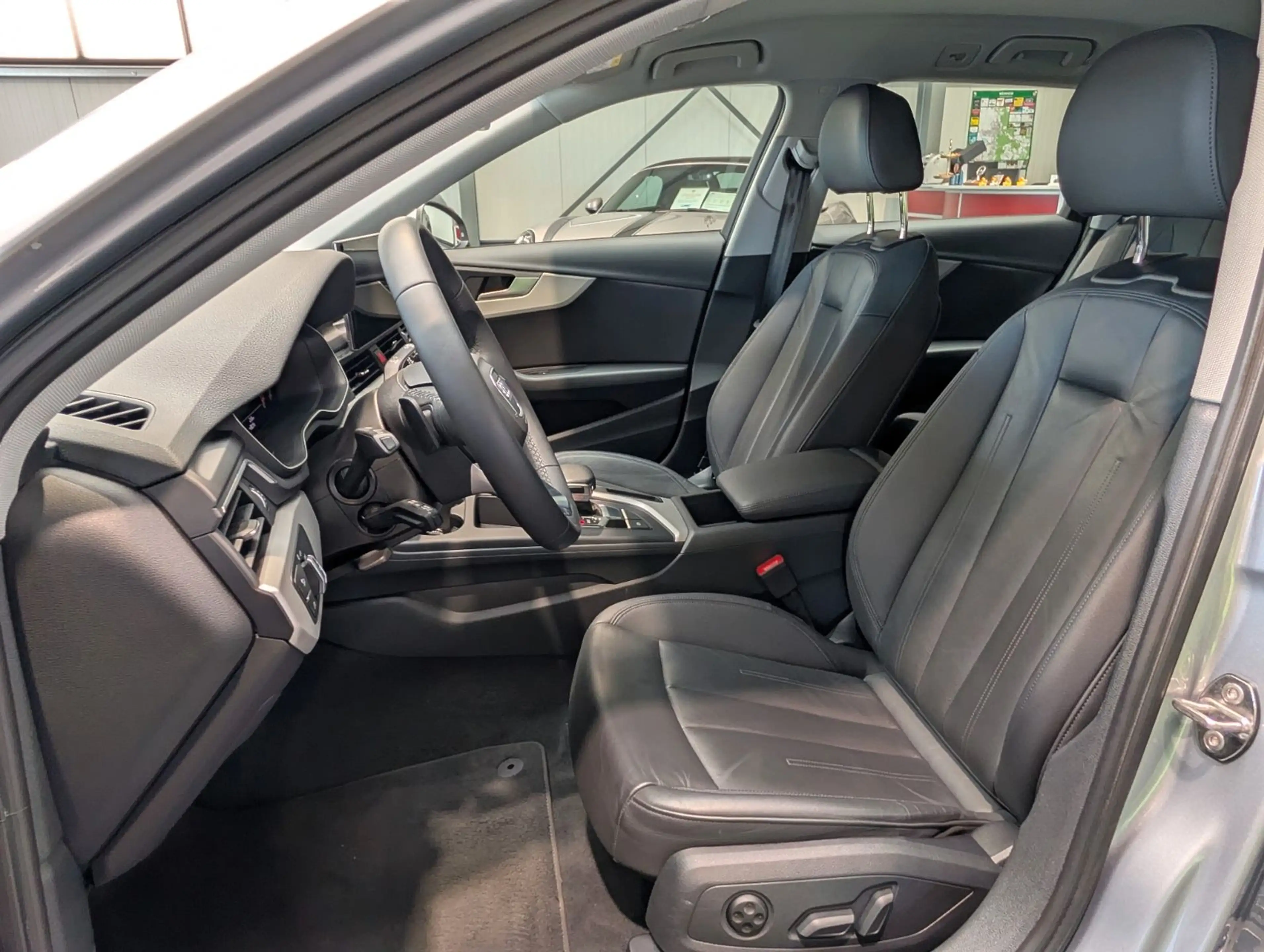 Audi A4 Avant 35 TDI S tronic advanced — photo 10