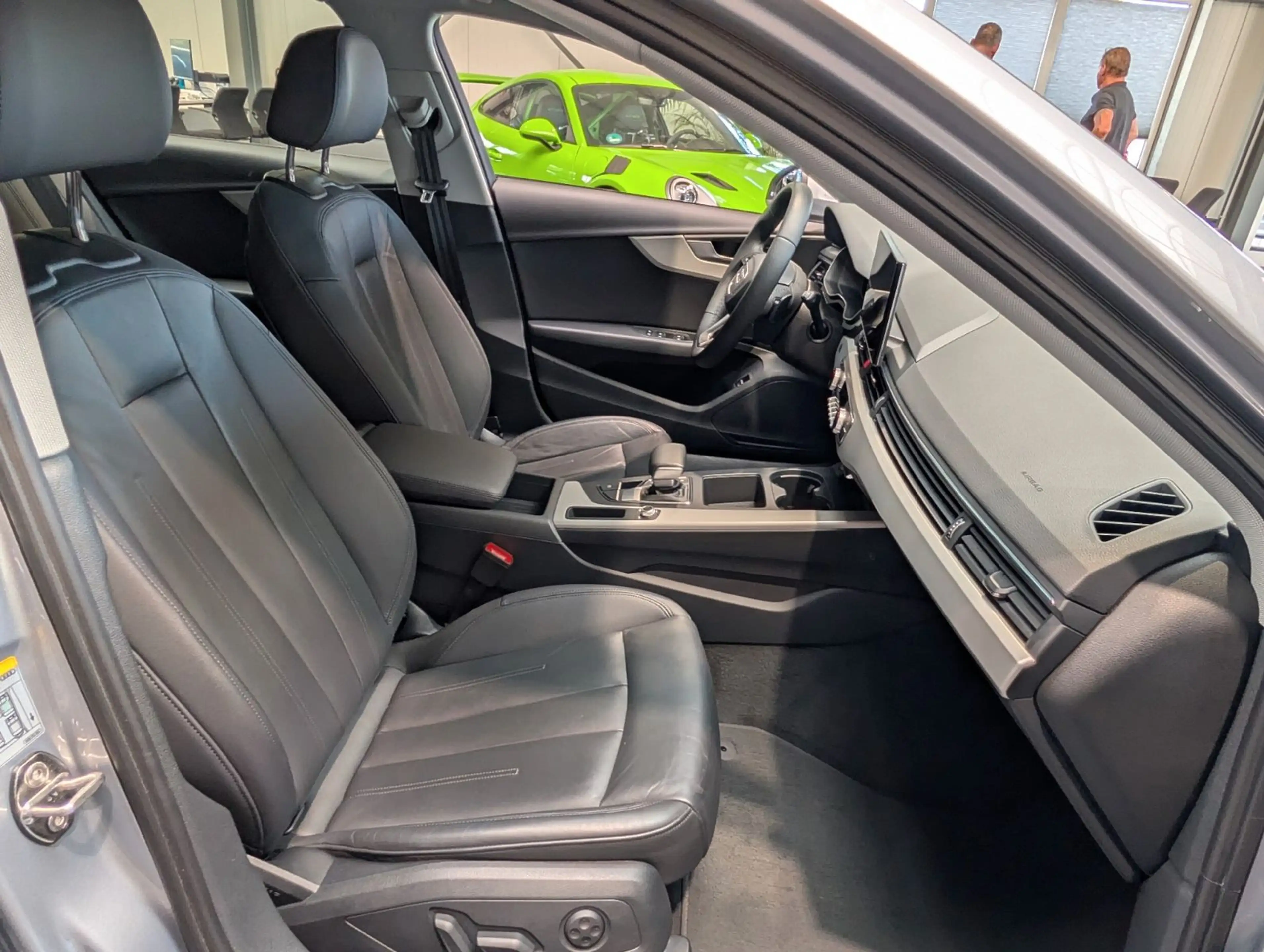 Audi A4 Avant 35 TDI S tronic advanced — photo 13