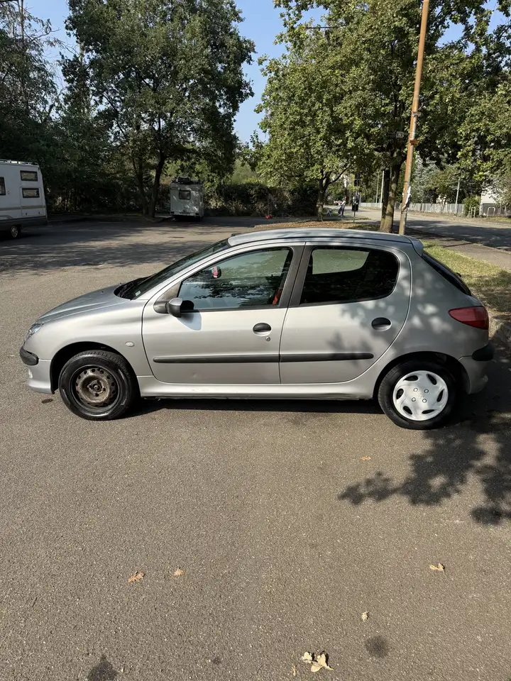 Peugeot 206 5p 1.1 XR, foto 2