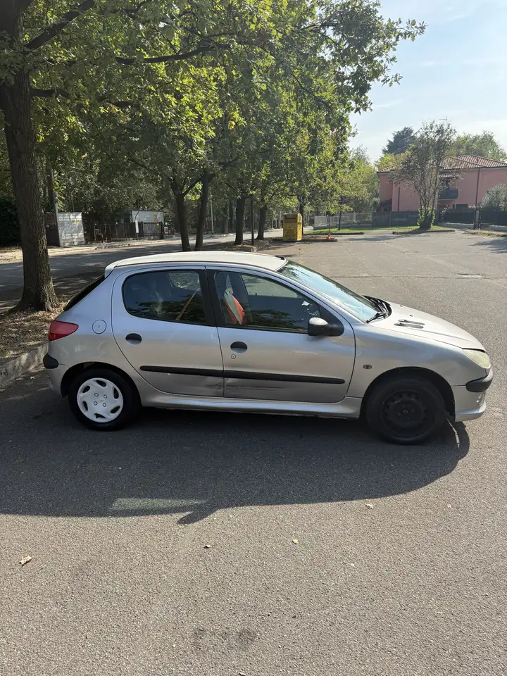 Peugeot 206 5p 1.1 XR, foto 5