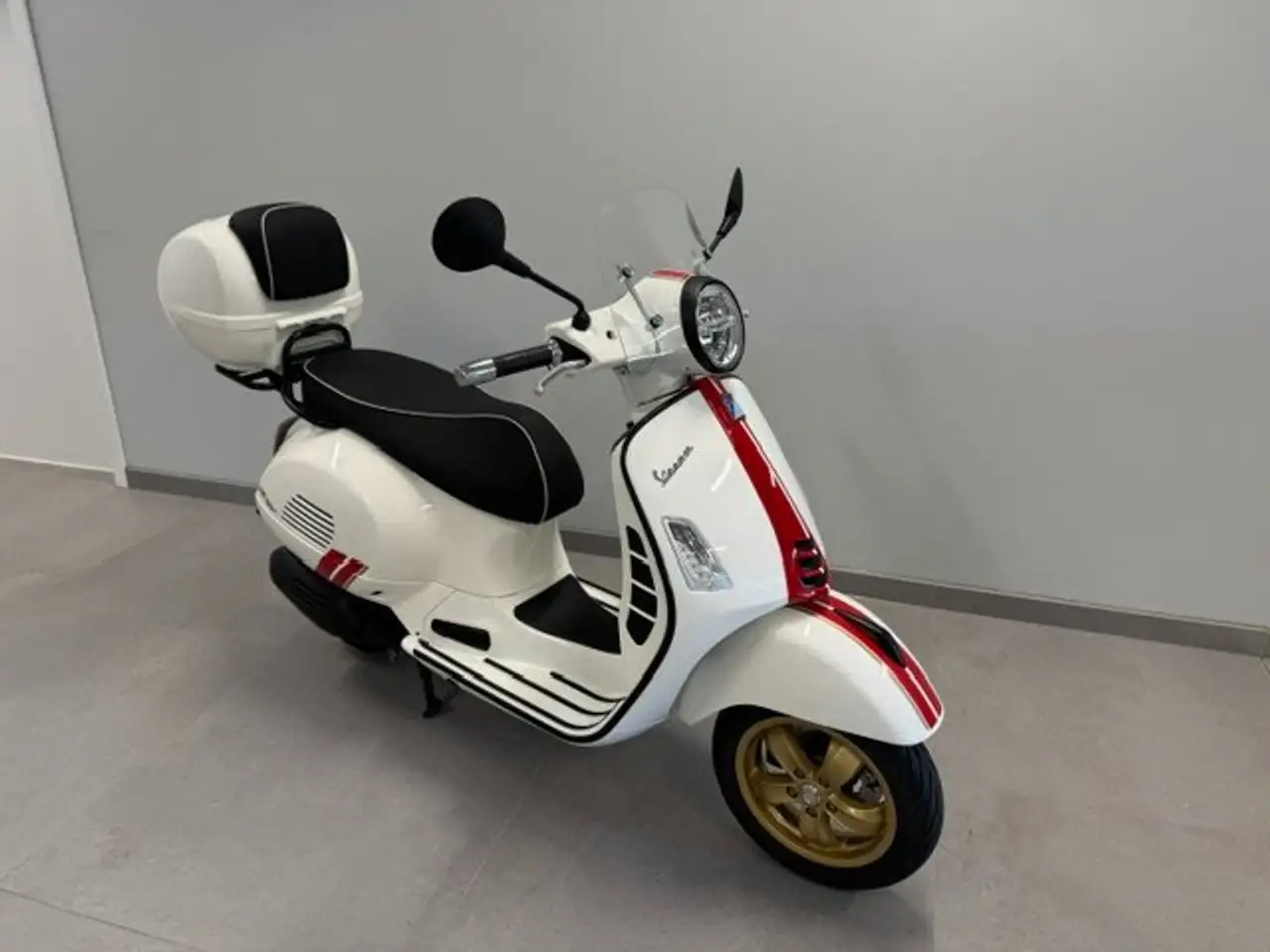 Vespa GTS Super Racing