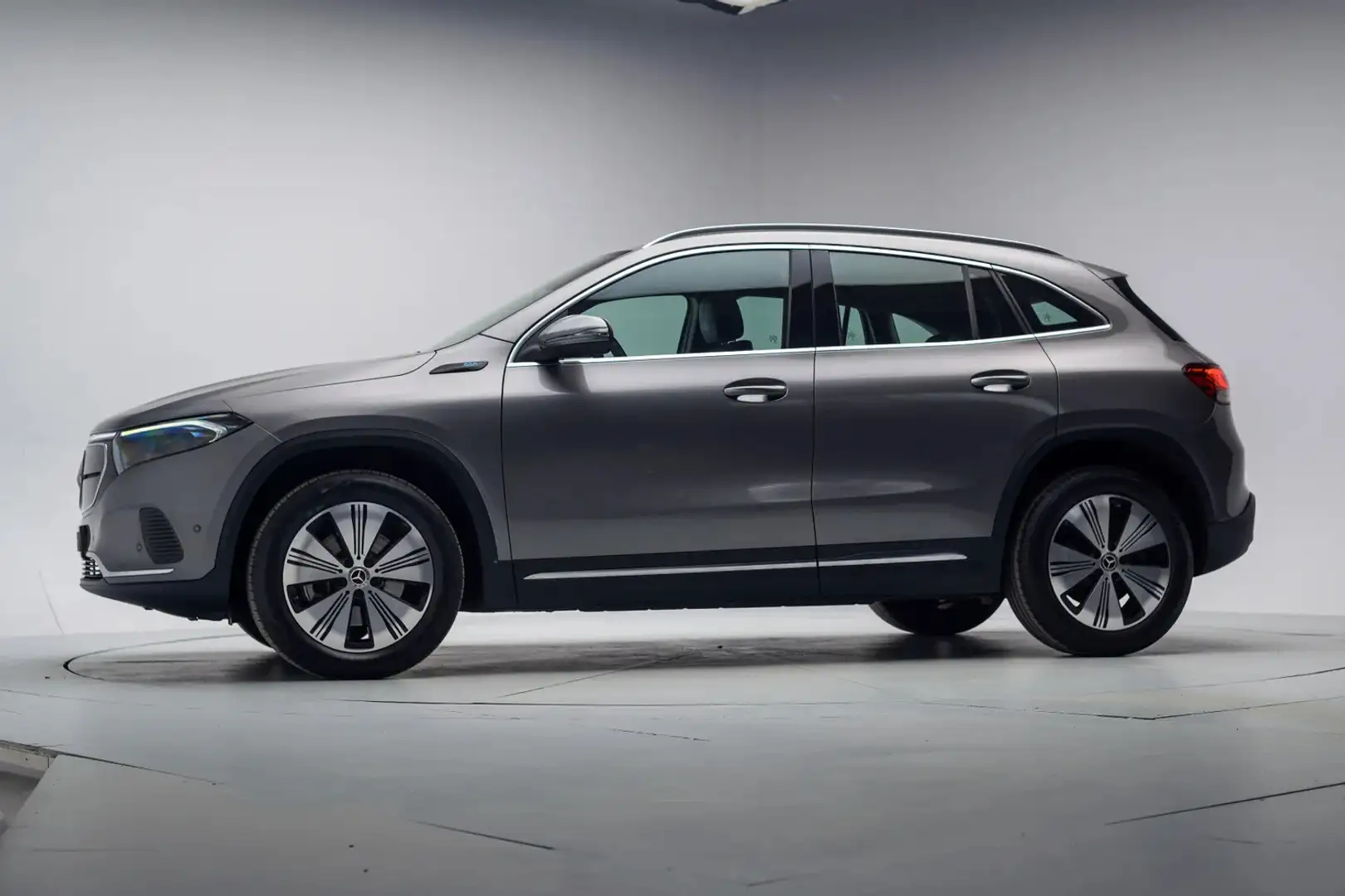 Mercedes-Benz EQA 250 Luxury 3-Fase [ Sfeerverlichting Navi Camera Half- Gris - 2
