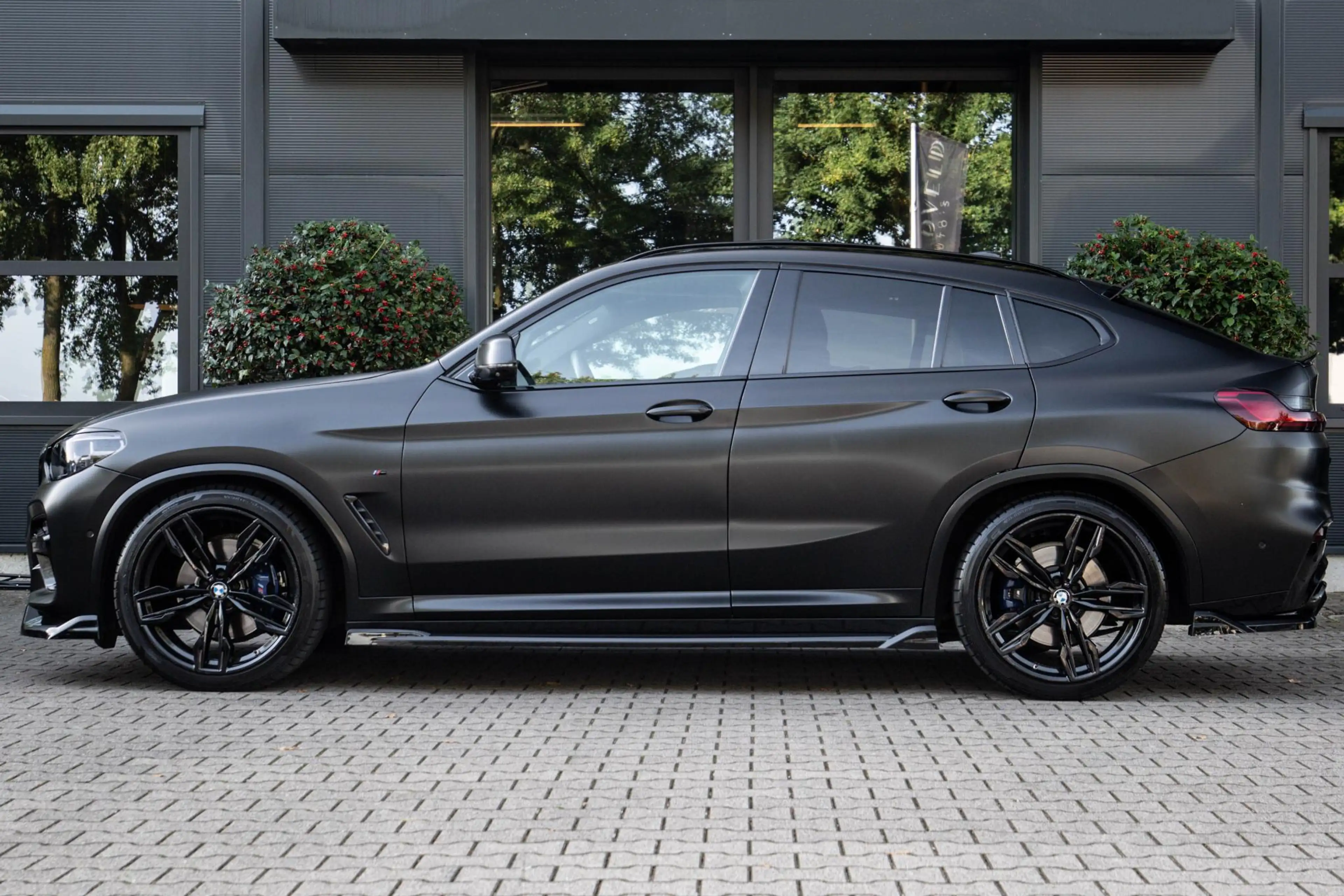 BMW X4 M40i High Executive — photo 3