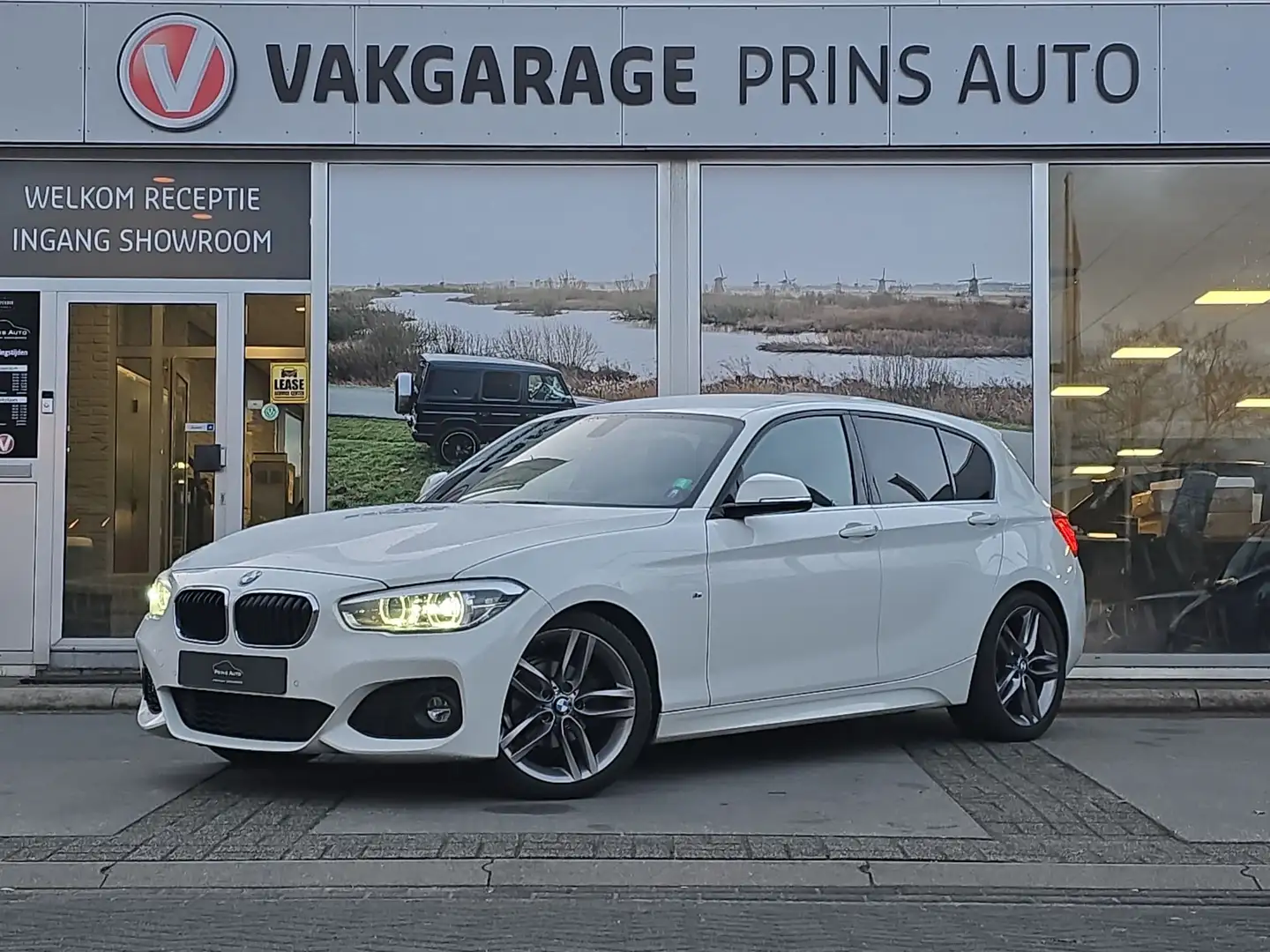 BMW 118 1-serie 118i High Executive M Sport |DEALER ONDERH Weiß - 1