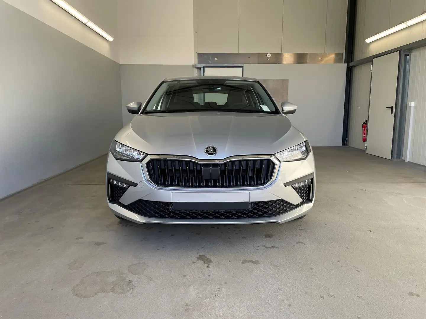 Skoda Scala 115PS DSG AHK+Carplay+Sitzheizung+LED 1.0 TSI D... Silber - 2