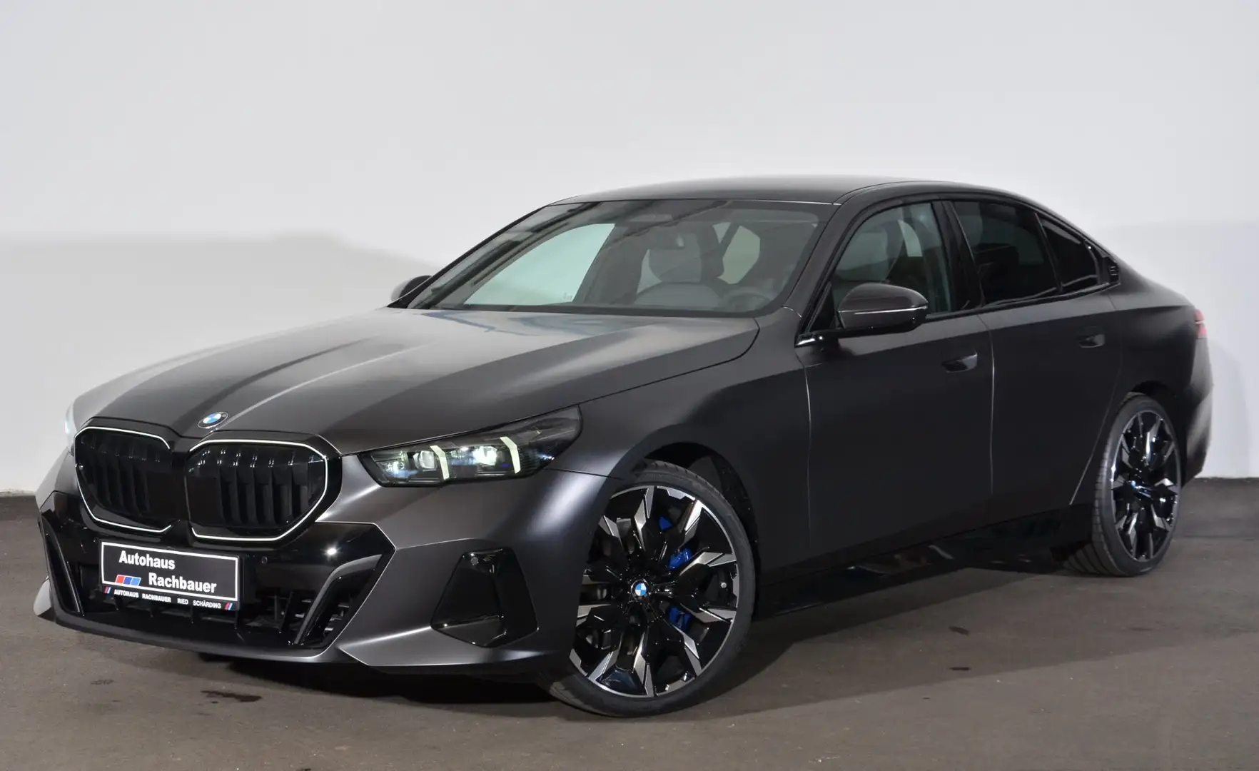 BMW 540 d xDrive Schwarz - 1