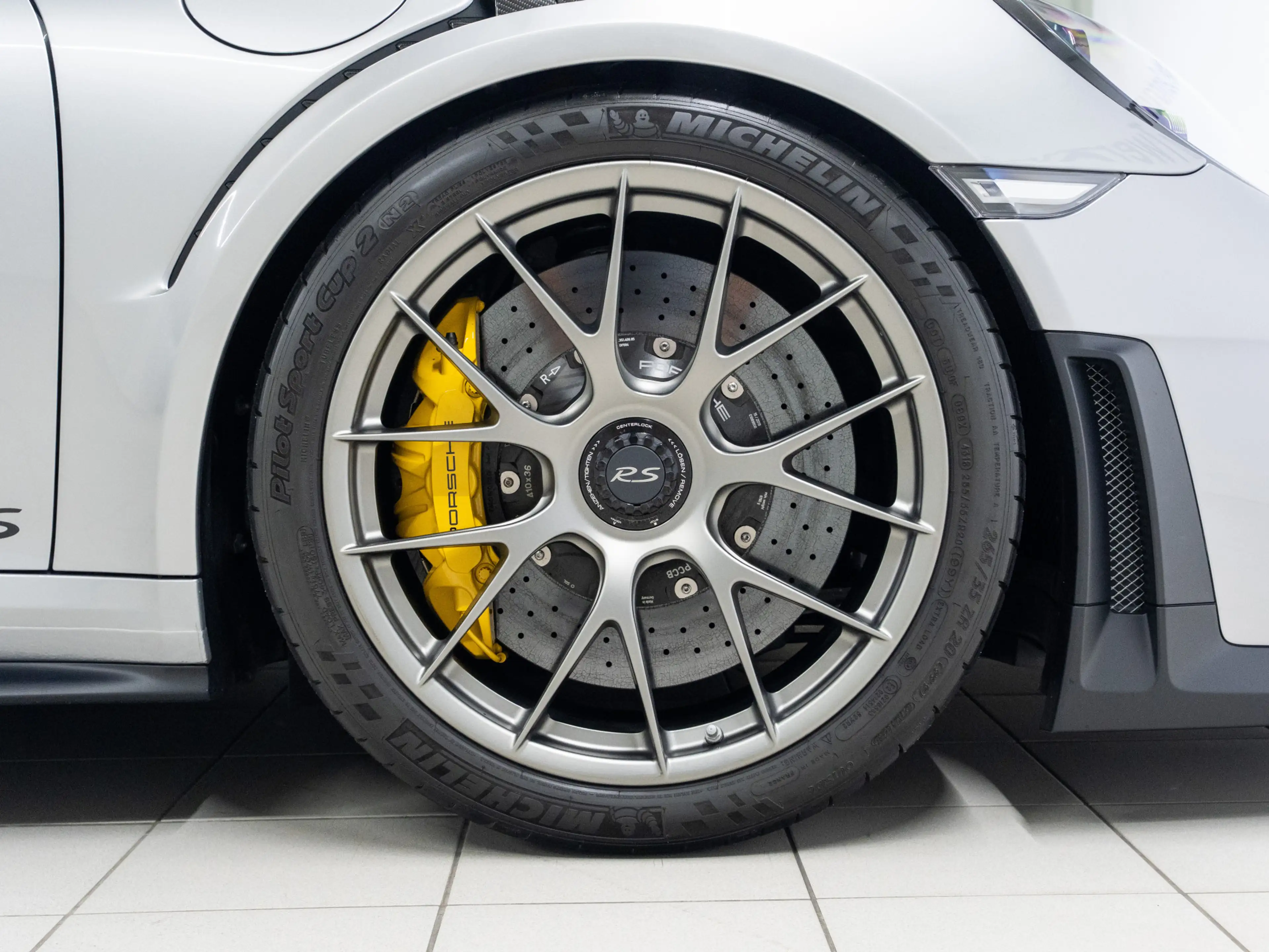 Porsche 991 GT2 RS — photo 9