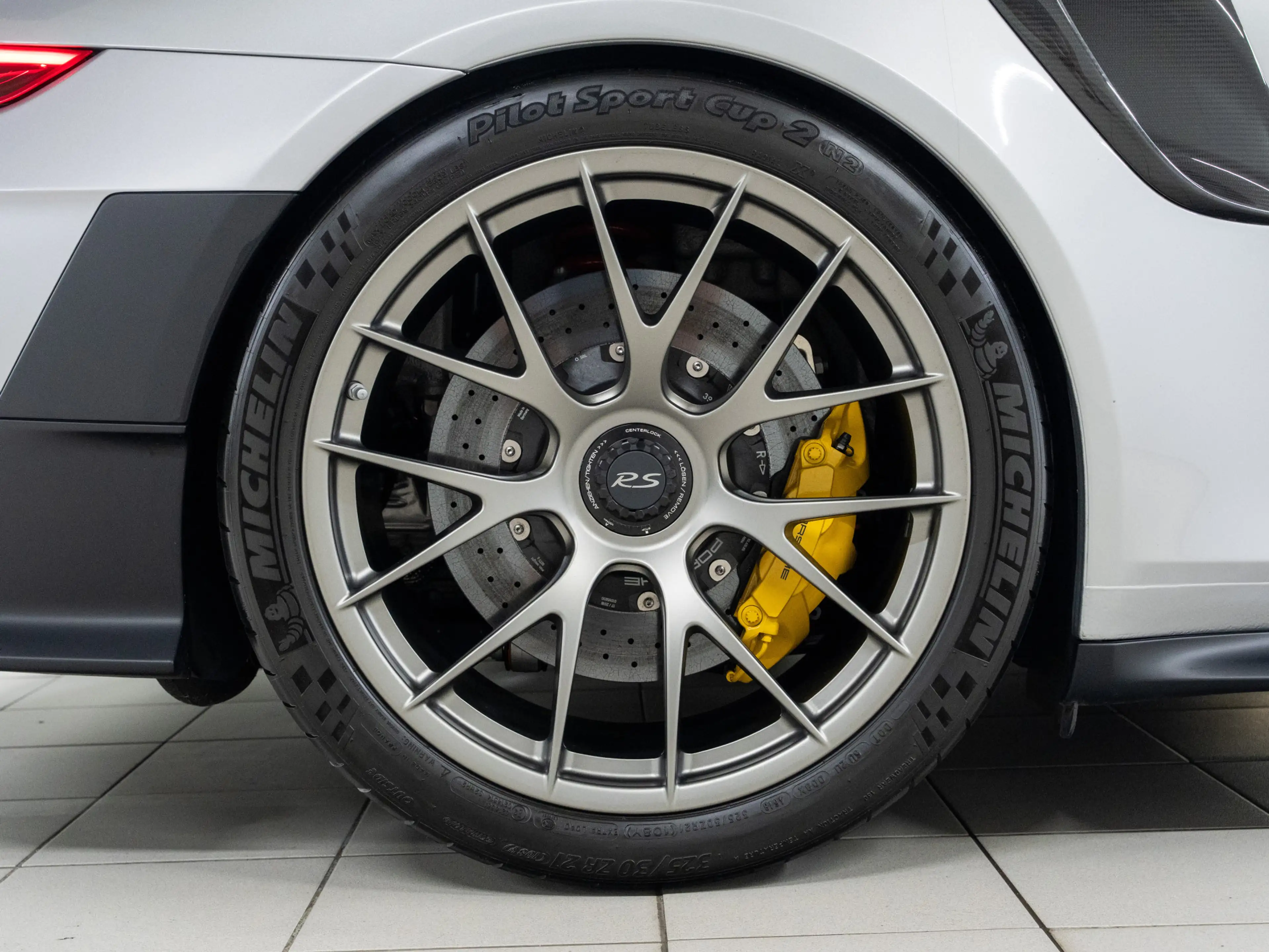Porsche 991 GT2 RS — photo 11