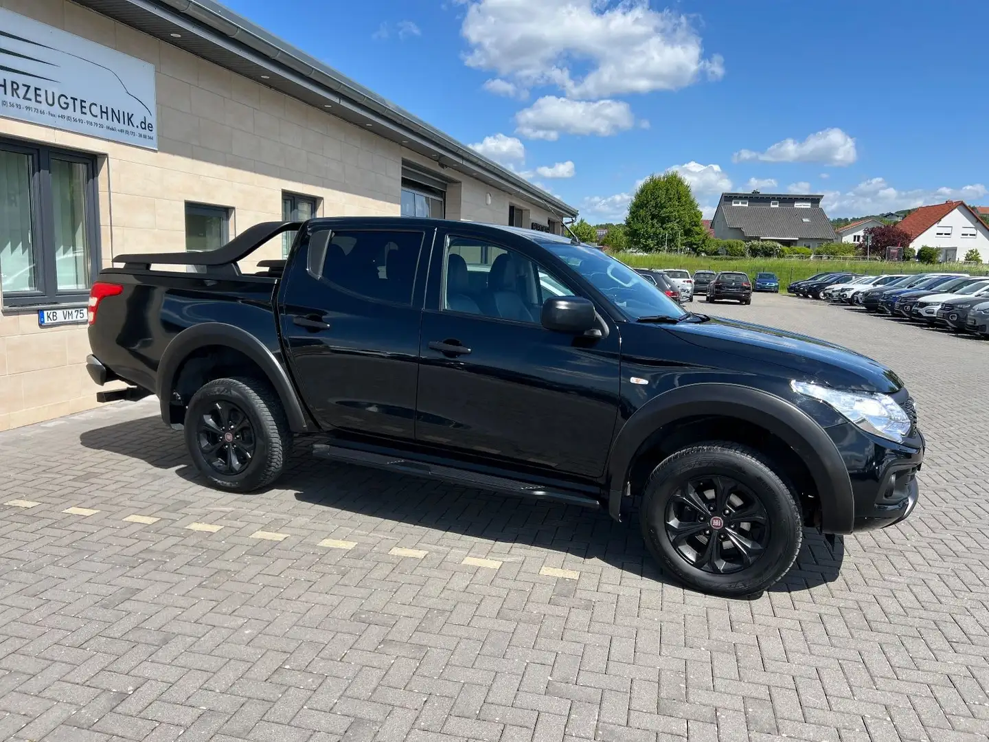 Fiat Fullback D-Cab 4x4 Navi*Bi-Xen*AHK*R-Kam*Leder Negru - 2
