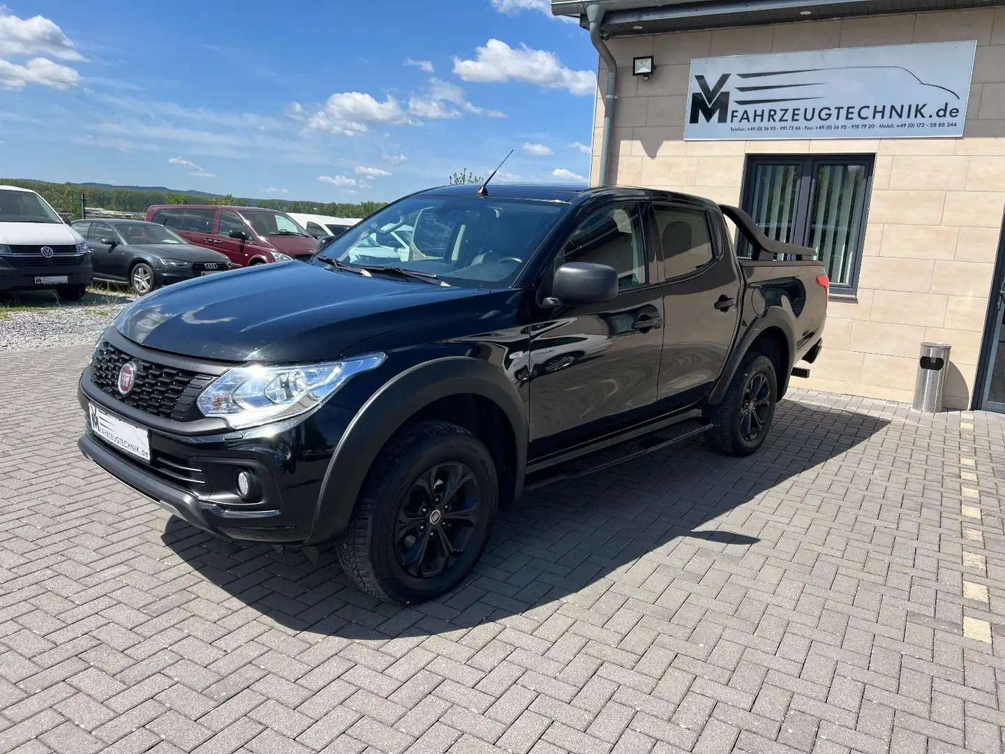Fiat Fullback D-Cab 4x4 Navi*Bi-Xen*AHK*R-Kam*Leder Negru - 1