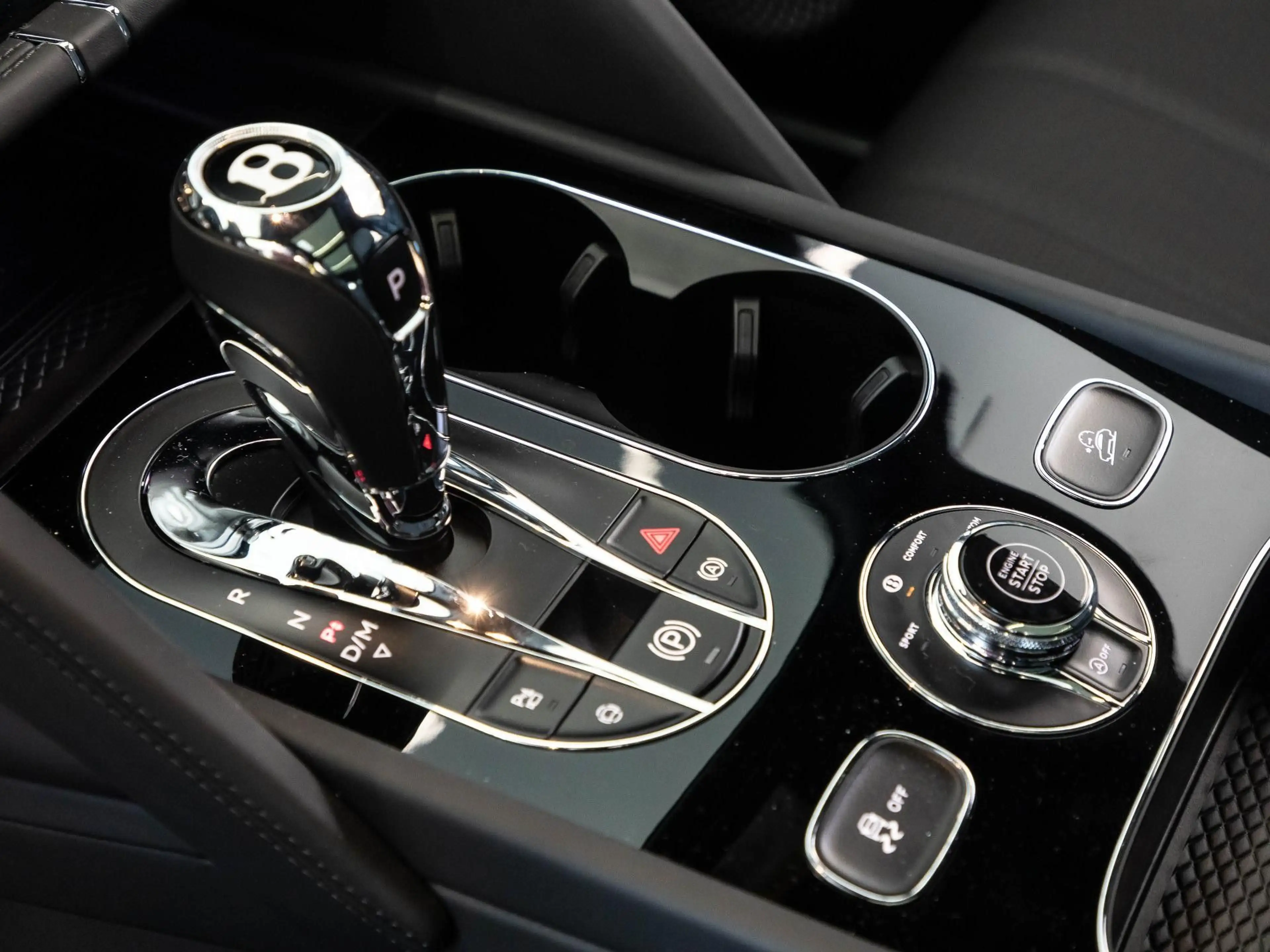 Bentley Bentayga V8 von BENTLEY MANNHEIM — photo 12