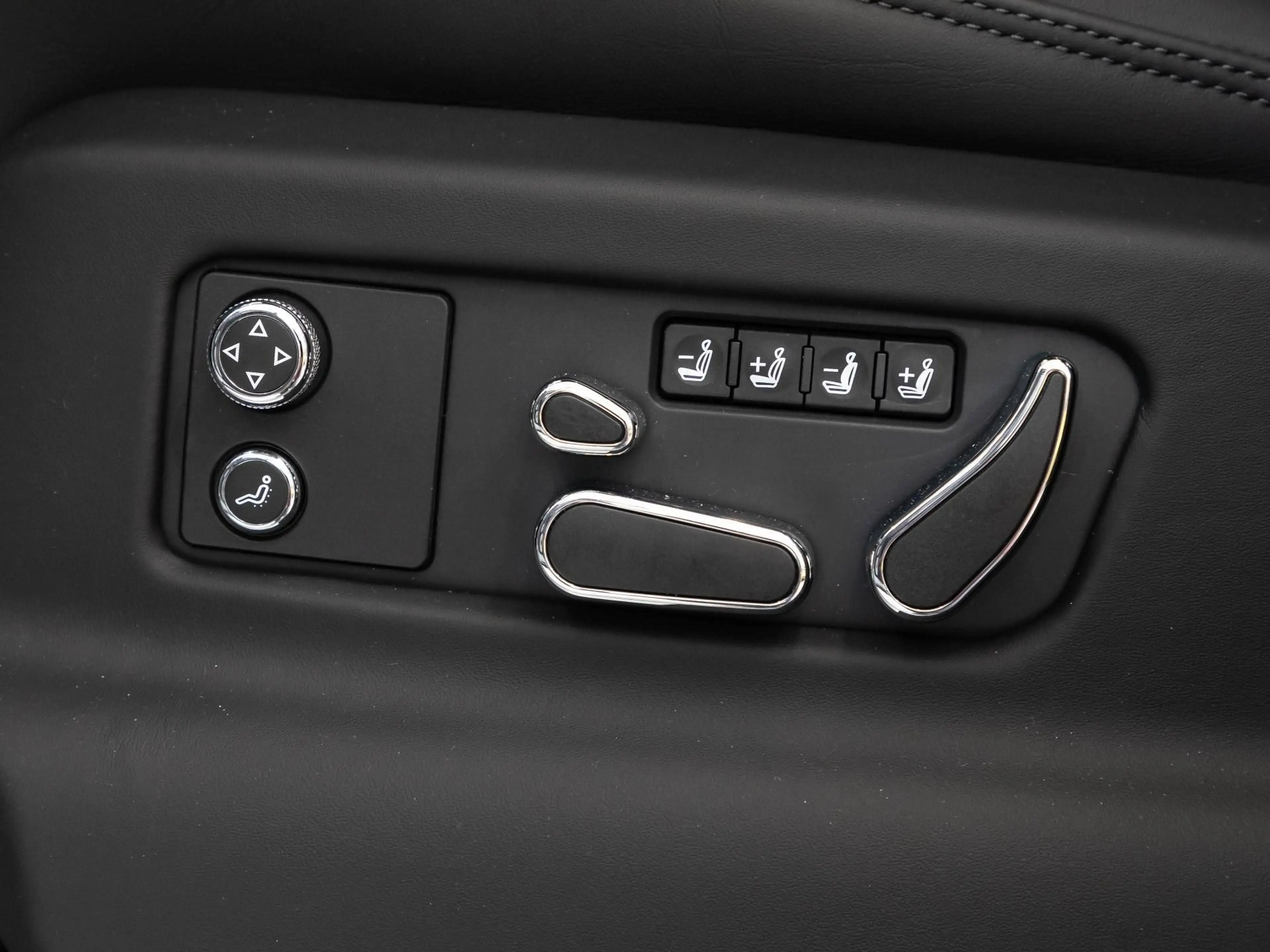 Bentley Bentayga V8 von BENTLEY MANNHEIM — photo 9