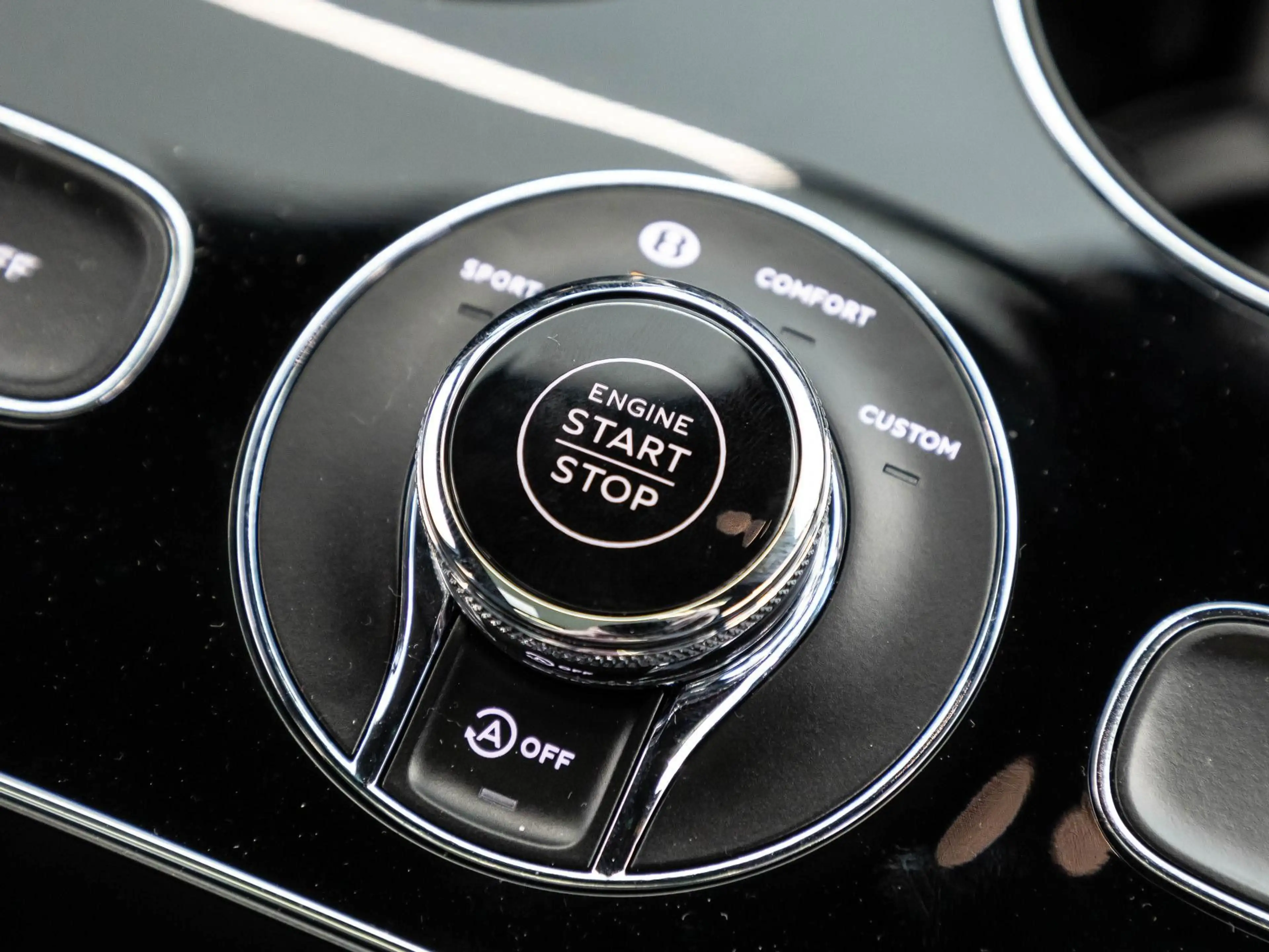 Bentley Bentayga V8 von BENTLEY MANNHEIM — photo 8