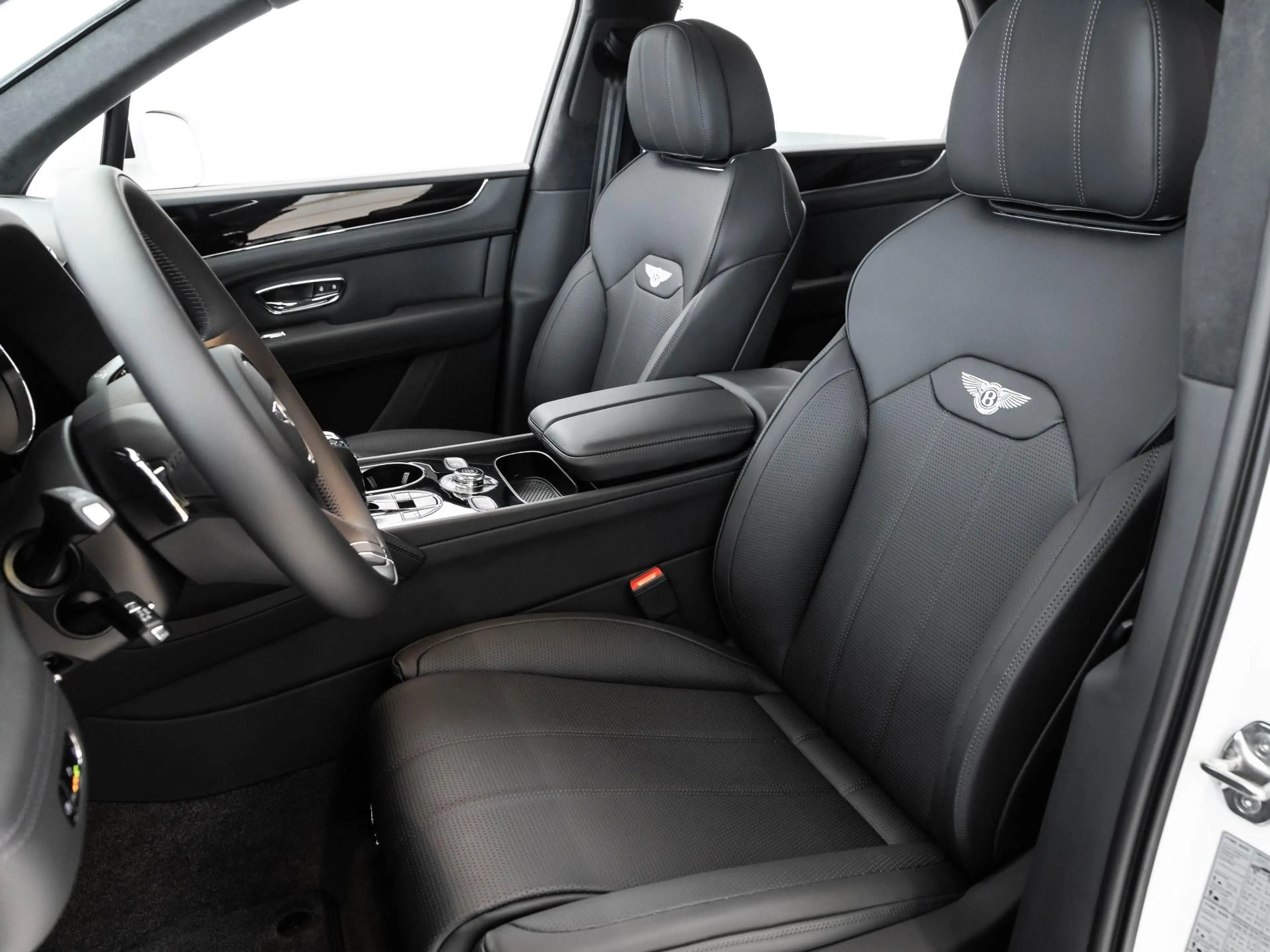 Bentley Bentayga V8 von BENTLEY MANNHEIM — photo 6