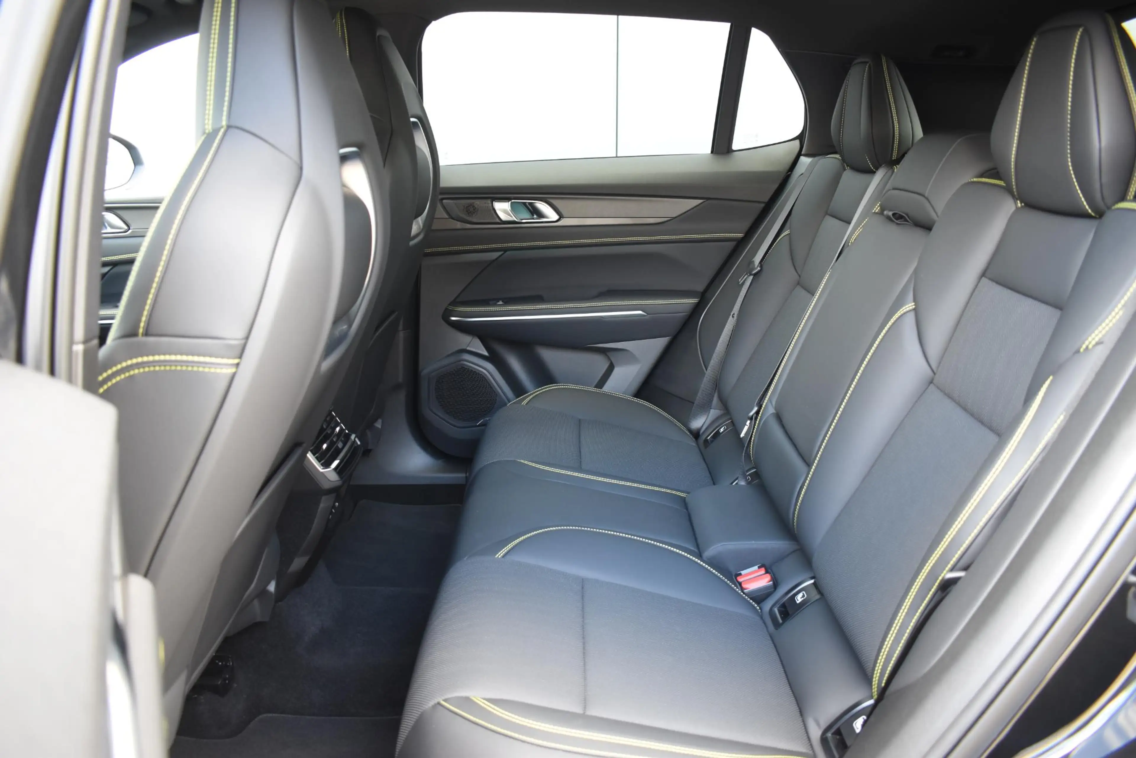 Lynk & Co 01 276PK Automaat More / Adaptive cruise control / Le — photo 32
