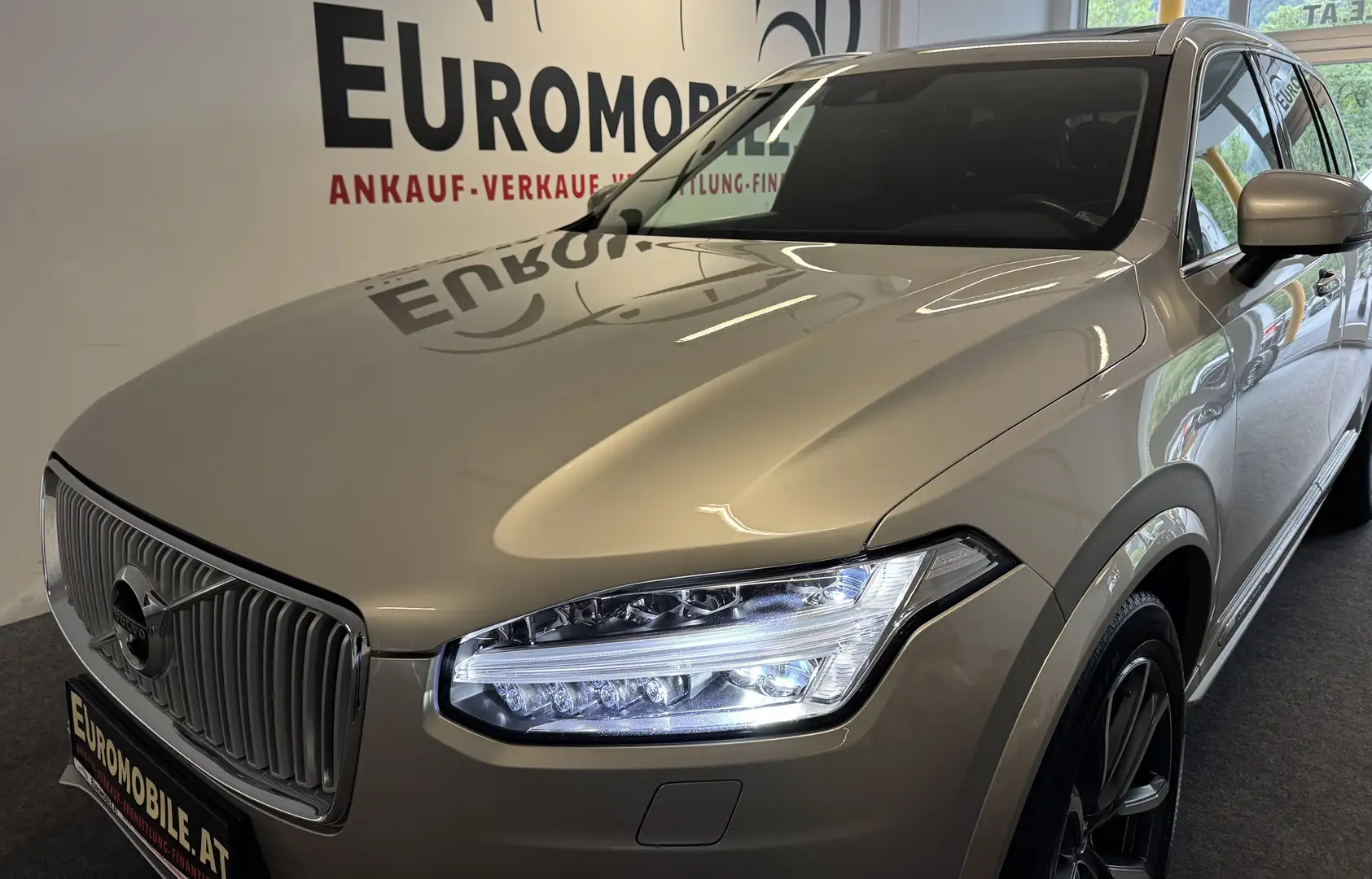 Volvo XC90 2.0 D5 AWD Inscription *VOLL*7-SITZER*360*AHK*PANO Maro - 2