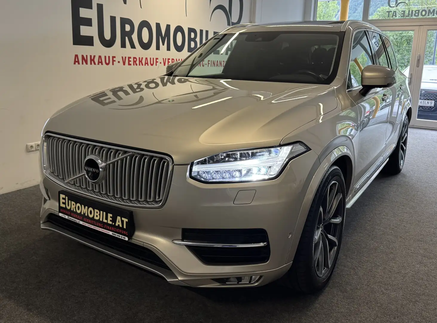 Volvo XC90 2.0 D5 AWD Inscription *VOLL*7-SITZER*360*AHK*PANO Maro - 1