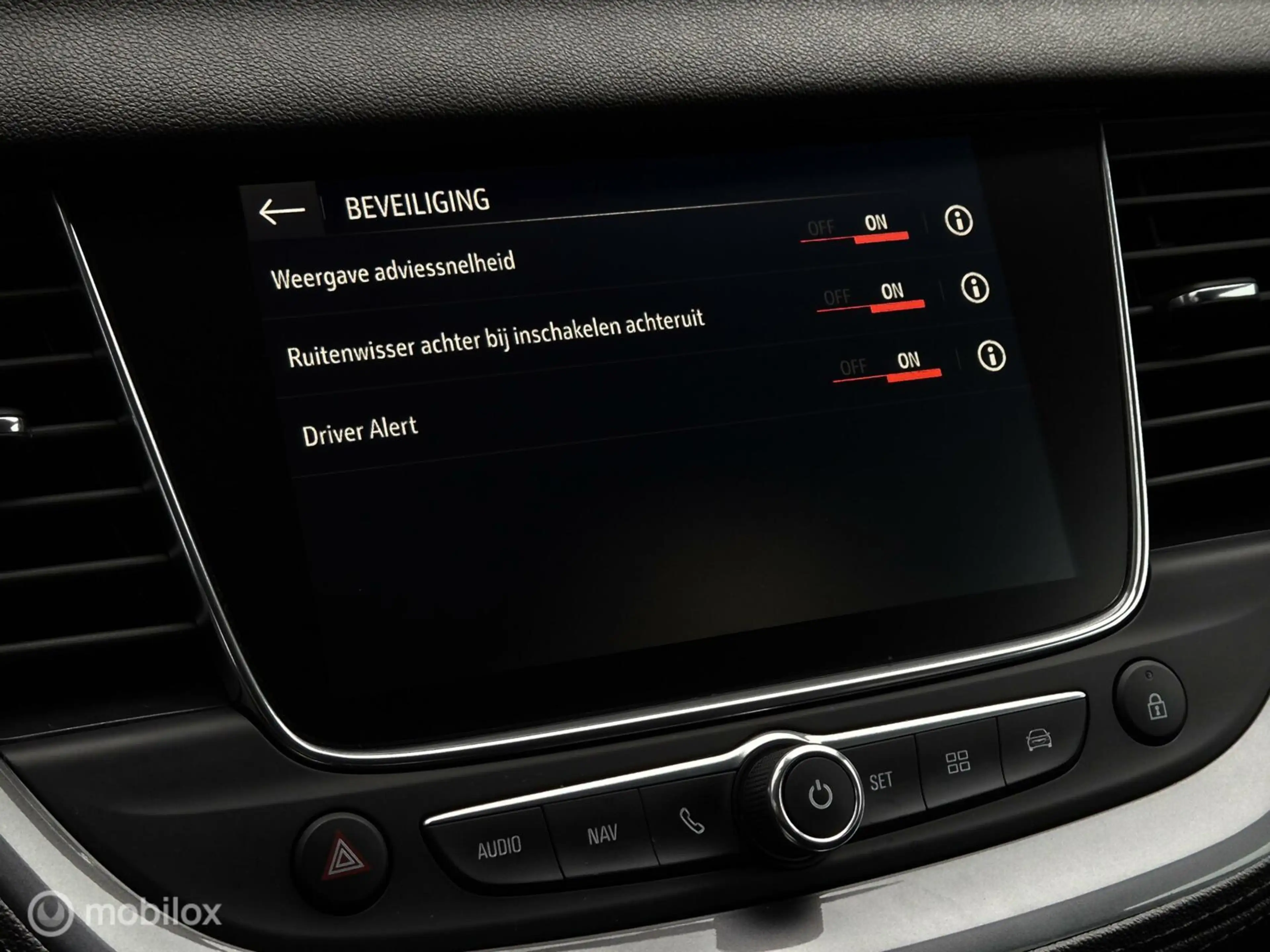 Opel Grandland X 1.2 TURBO BUSINESS +/CAMERA/LED/HALF LEDER/CARPLAY — photo 28