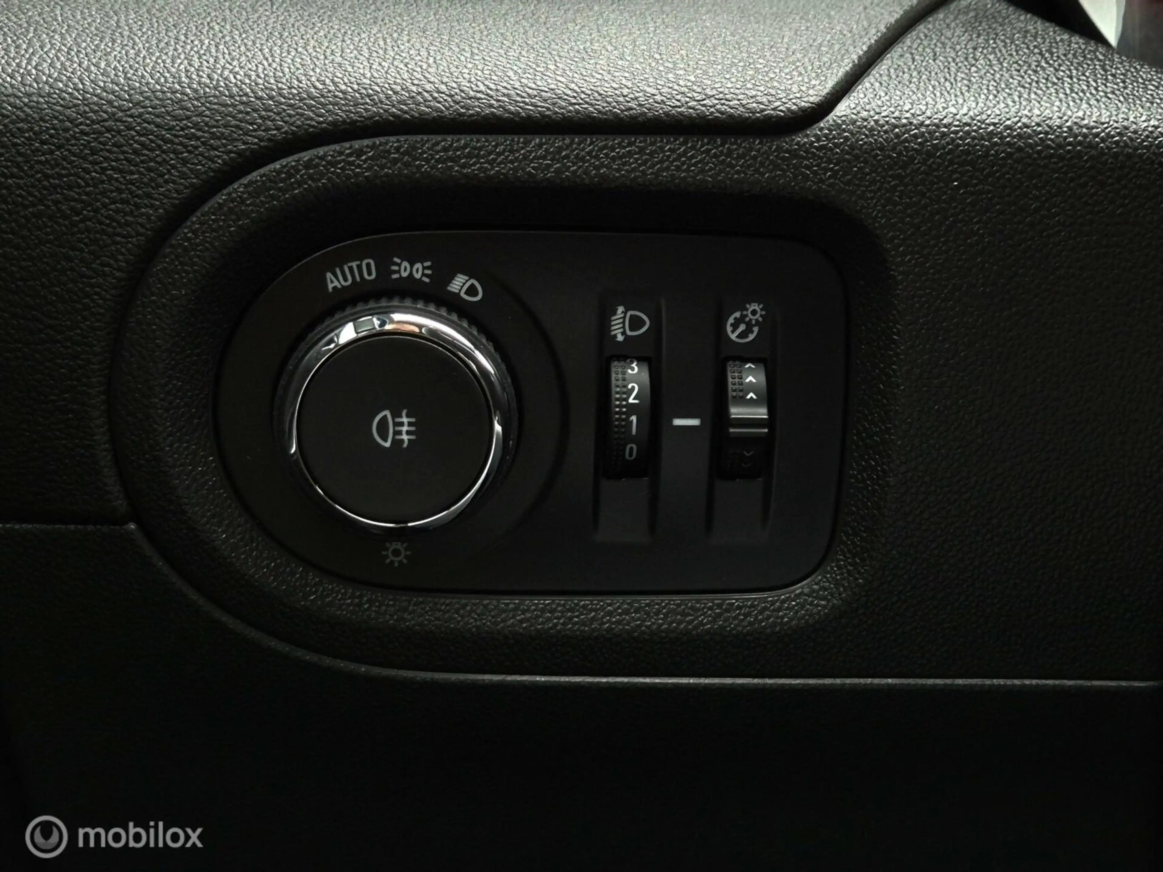 Opel Grandland X 1.2 TURBO BUSINESS +/CAMERA/LED/HALF LEDER/CARPLAY — photo 43