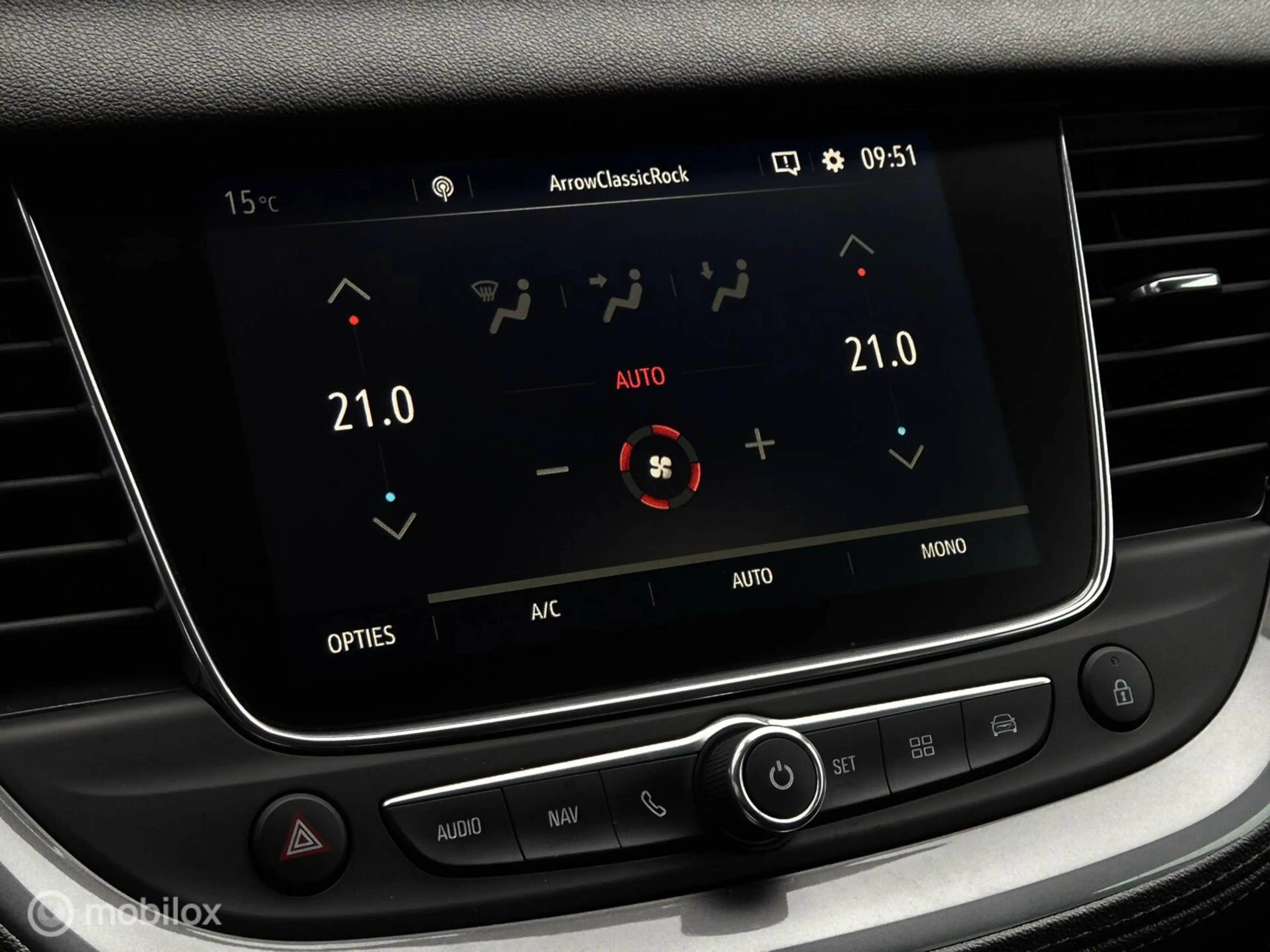 Opel Grandland X 1.2 TURBO BUSINESS +/CAMERA/LED/HALF LEDER/CARPLAY — photo 30