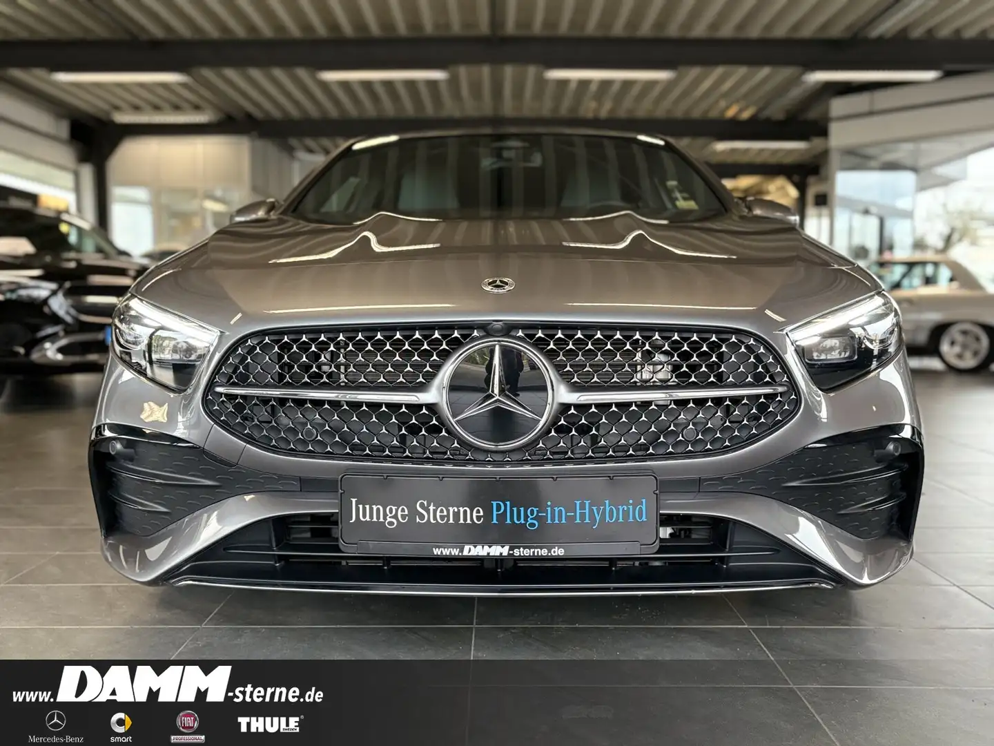 Mercedes-Benz A 250 A 250 e AMG Premium/Memory/Multibeam/Sound/WDG LED Grijs - 2