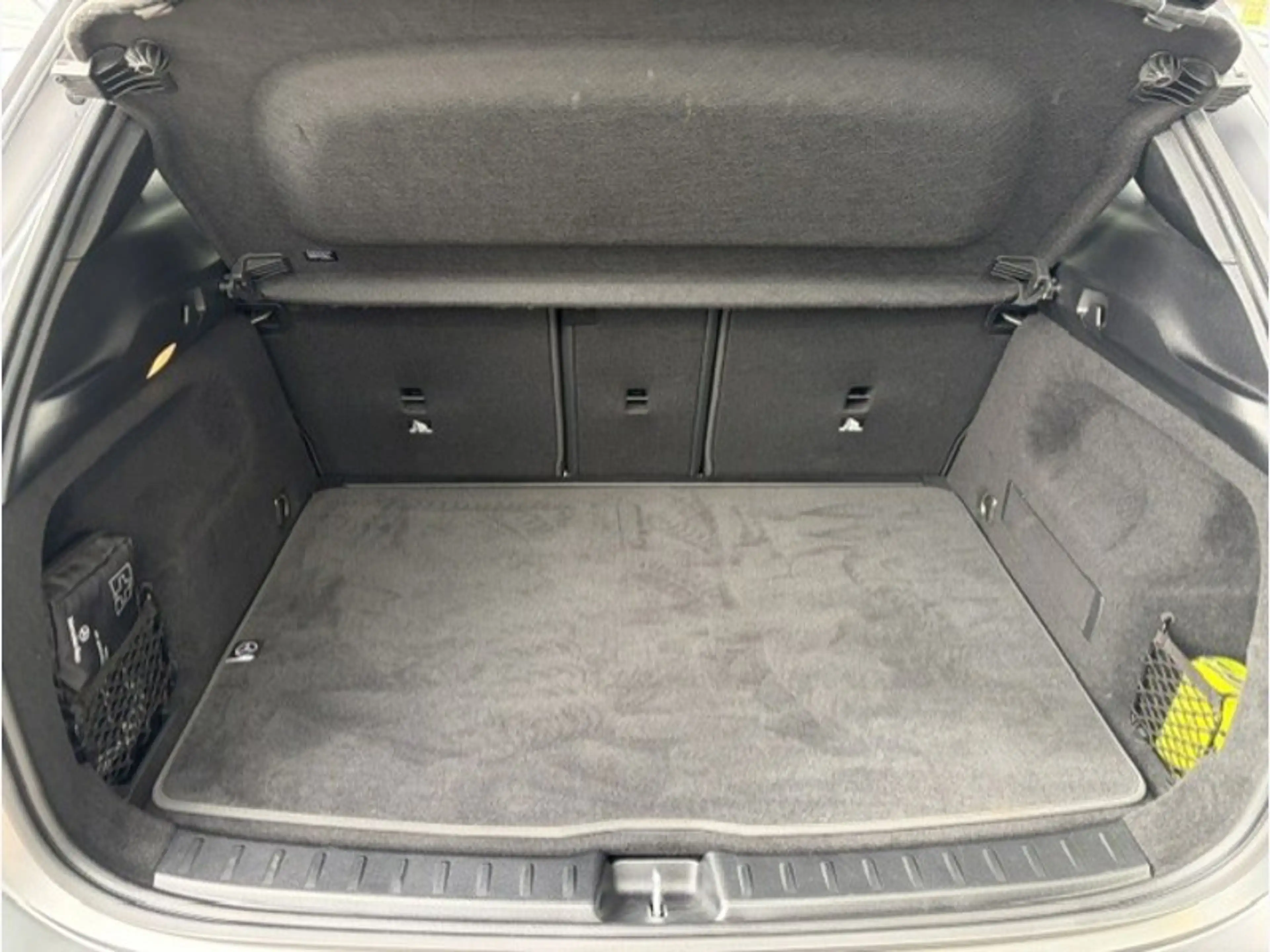 Mercedes-Benz GLA 180 d AMG PAck Night Pano Attelage — photo 11