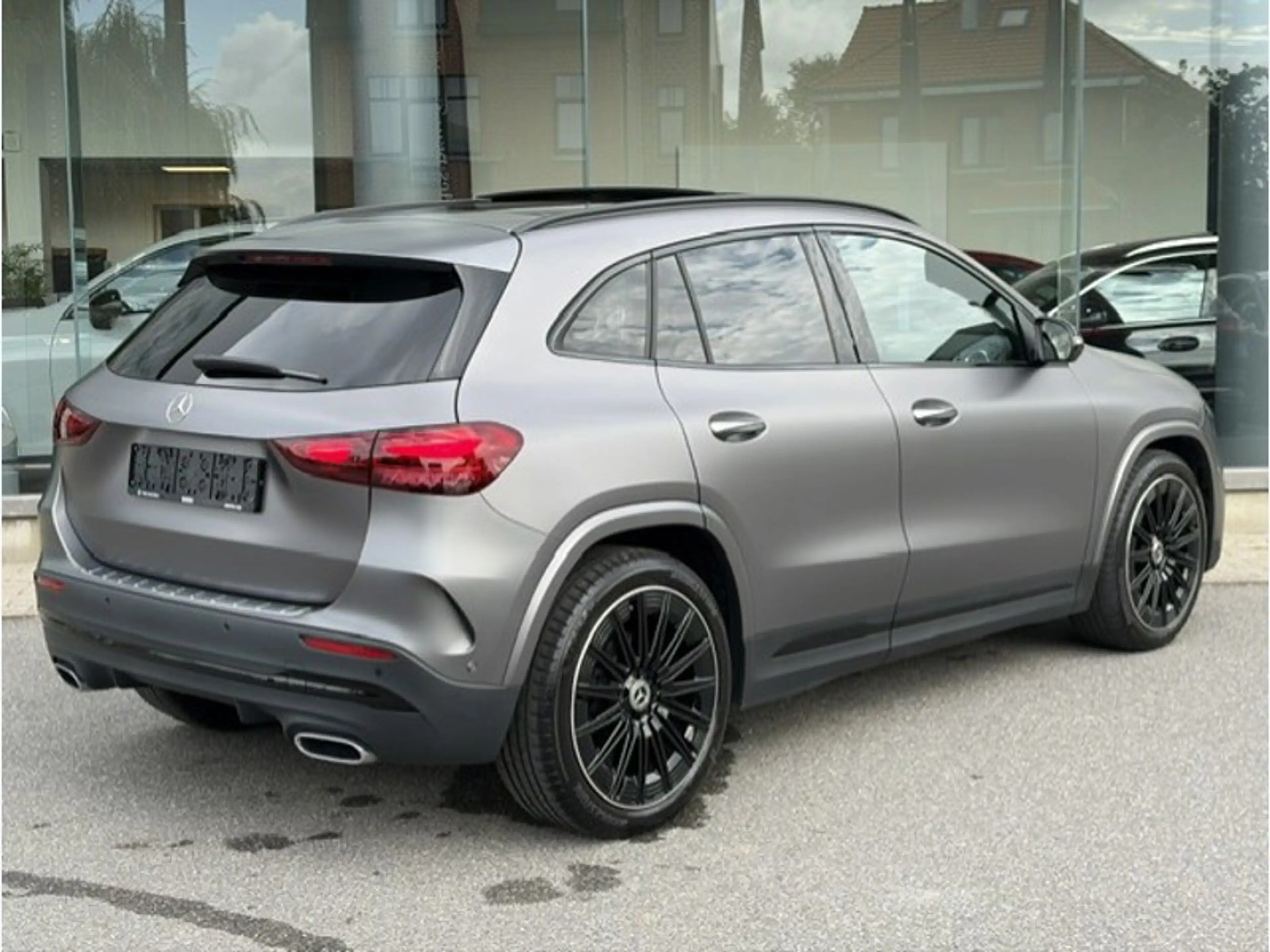 Mercedes-Benz GLA 180 d AMG PAck Night Pano Attelage — photo 5
