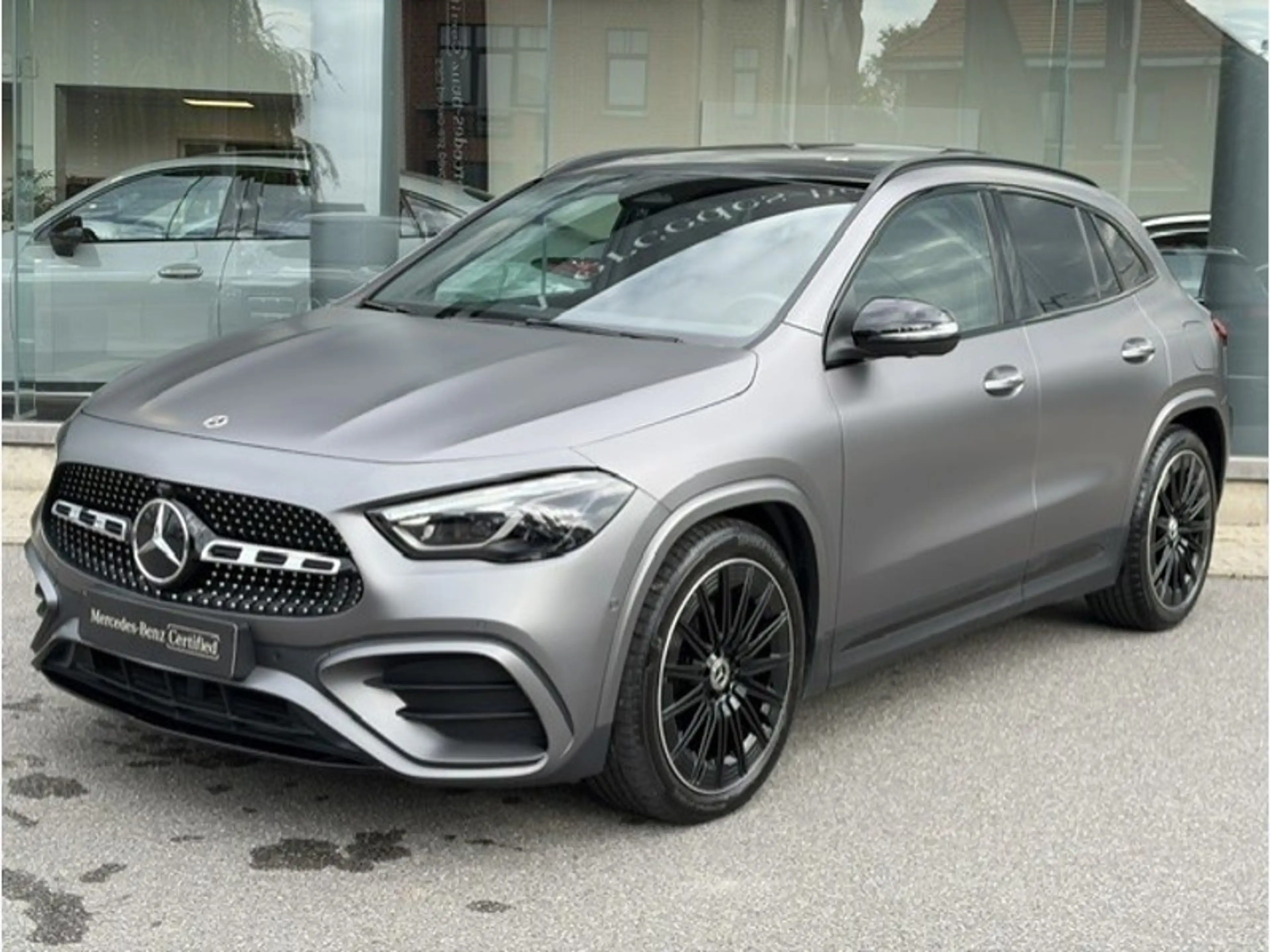 Mercedes-Benz GLA 180 d AMG PAck Night Pano Attelage — photo 4