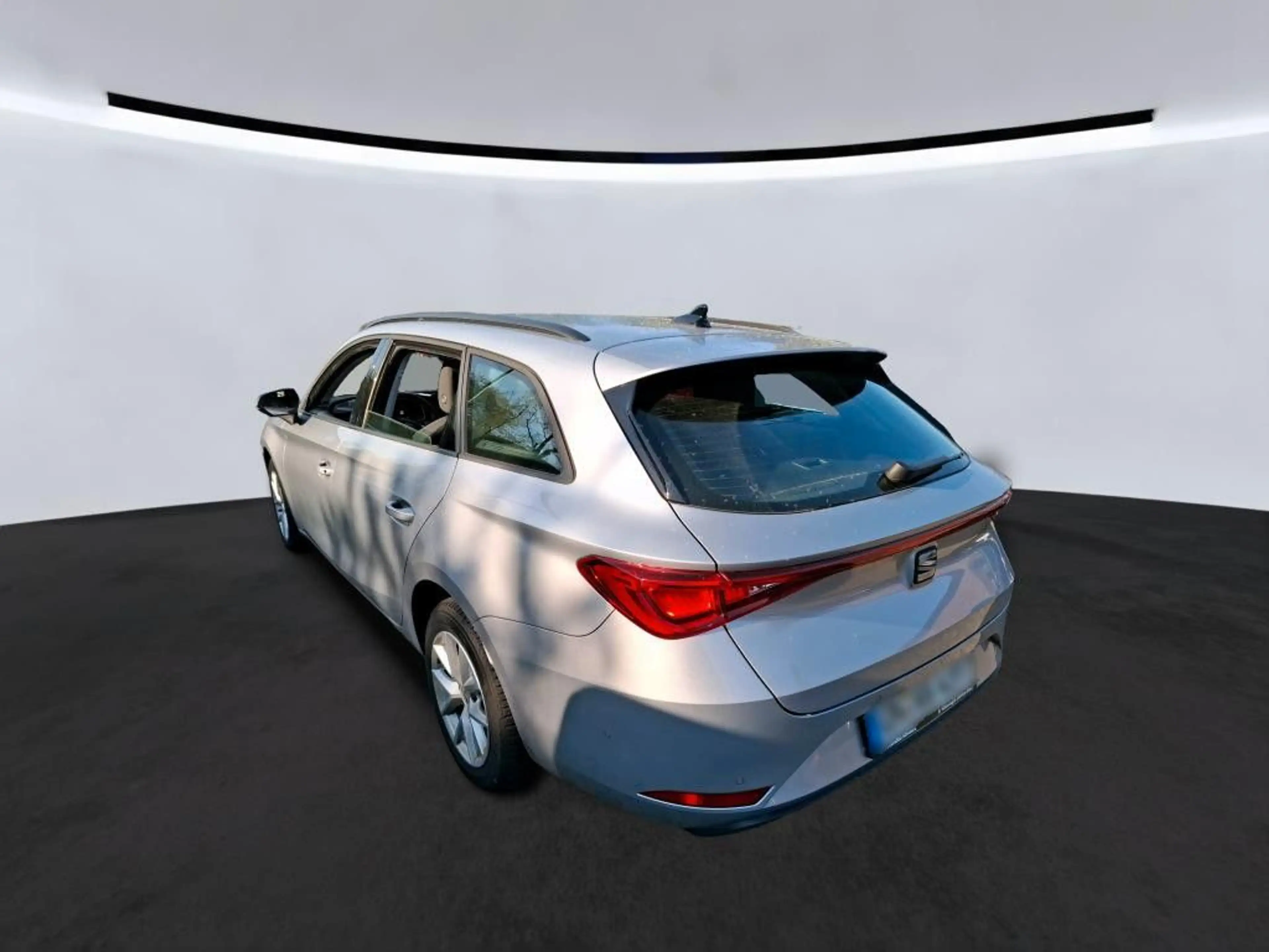 SEAT Leon Sportstourer Style 2.0TDI DSG Navi SHZ LED — photo 3