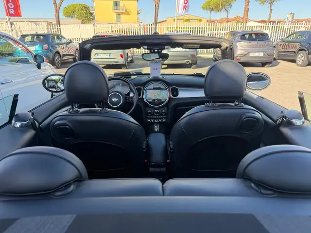 Mini Convertible view 10