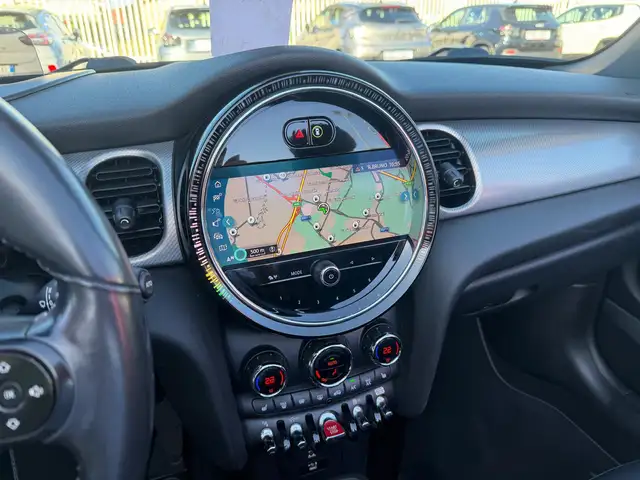 Mini Convertible view 15