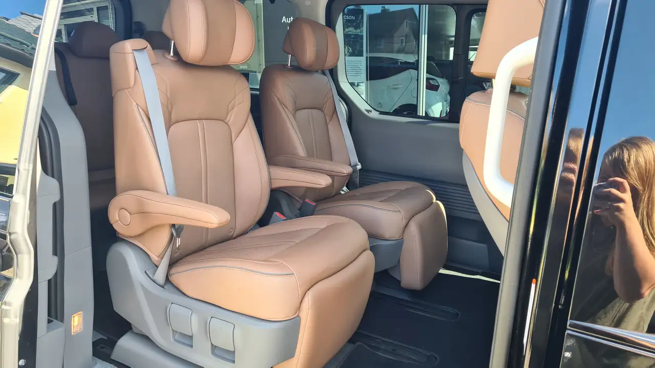 Hyundai STARIA 2.2 CRDi Automatik 4WD Signature 14