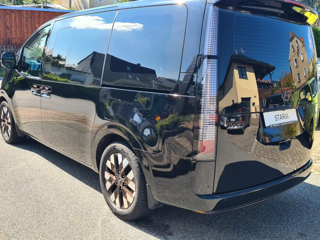 Hyundai STARIA 2.2 CRDi Automatik 4WD Signature 6