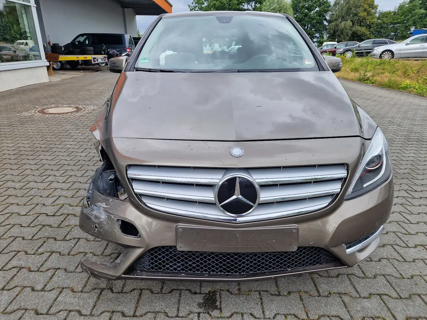 Mercedes-Benz B 180 Navi/Xenon/AHK Brun - 2