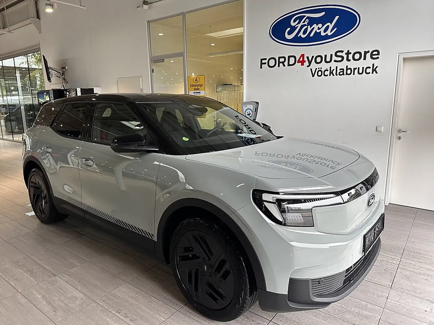 Ford Explorer Elektro 79kWh Collection Grau - 1